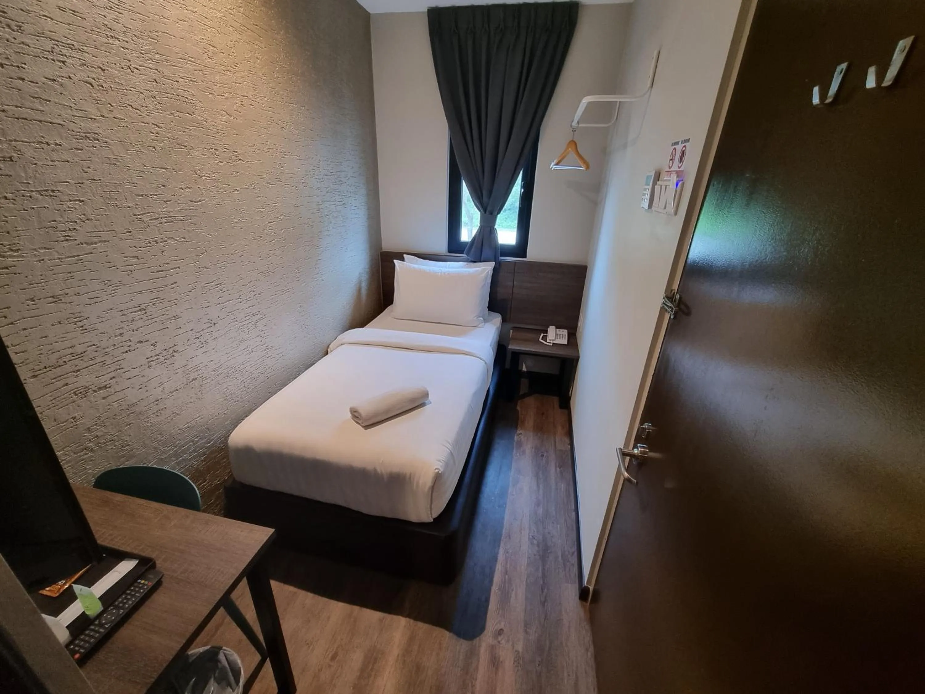 Photo of the whole room, Bed in MIICO Hotel @ Mount Austin