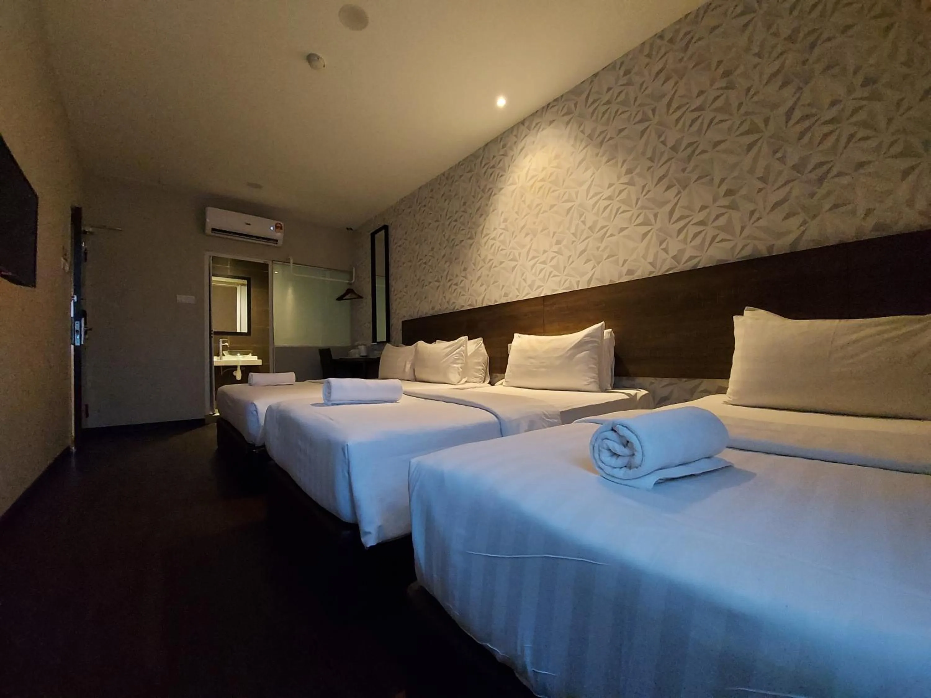 Bed in MIICO Hotel @ Mount Austin