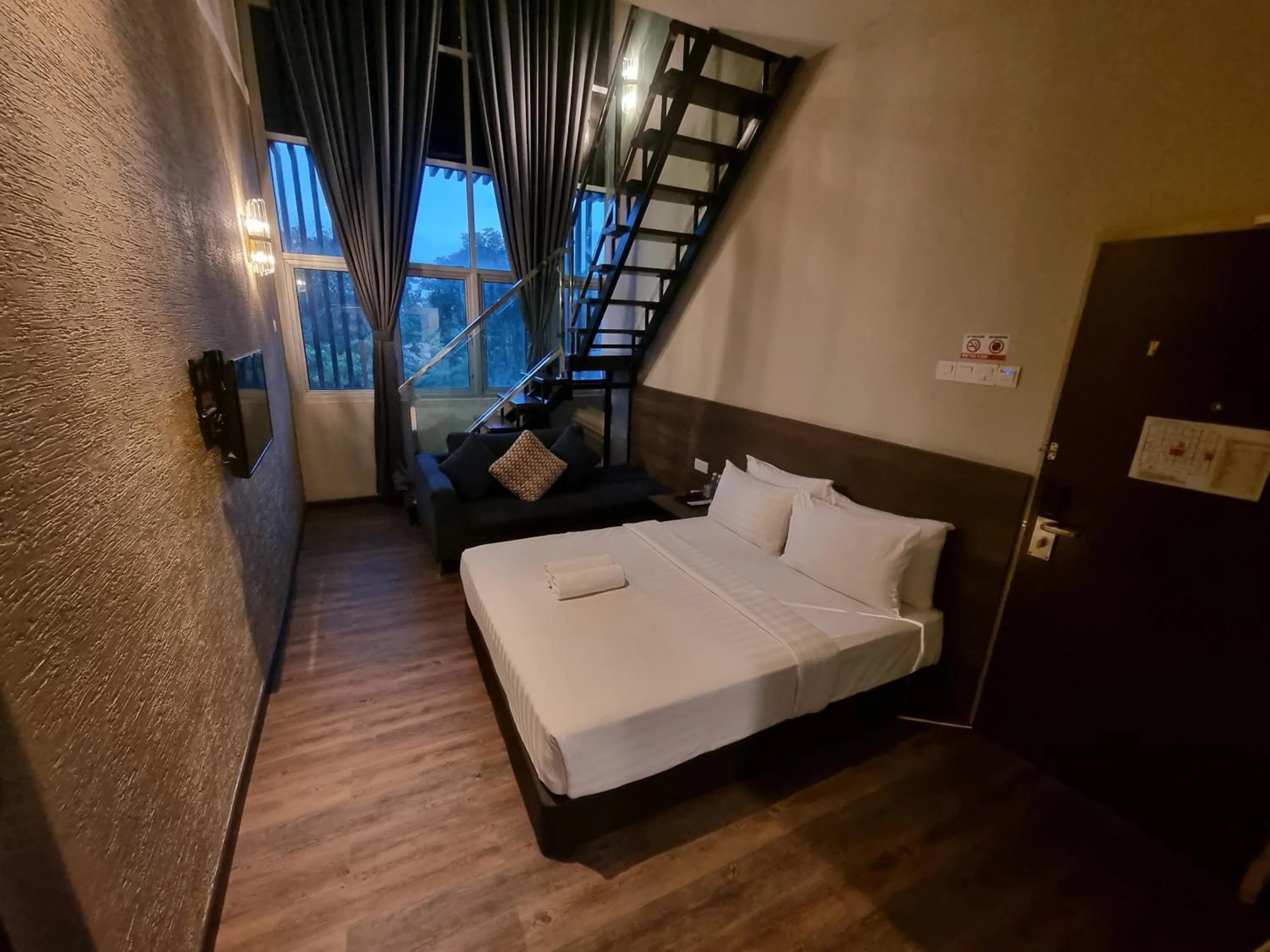 Living room, Bed in MIICO Hotel @ Mount Austin