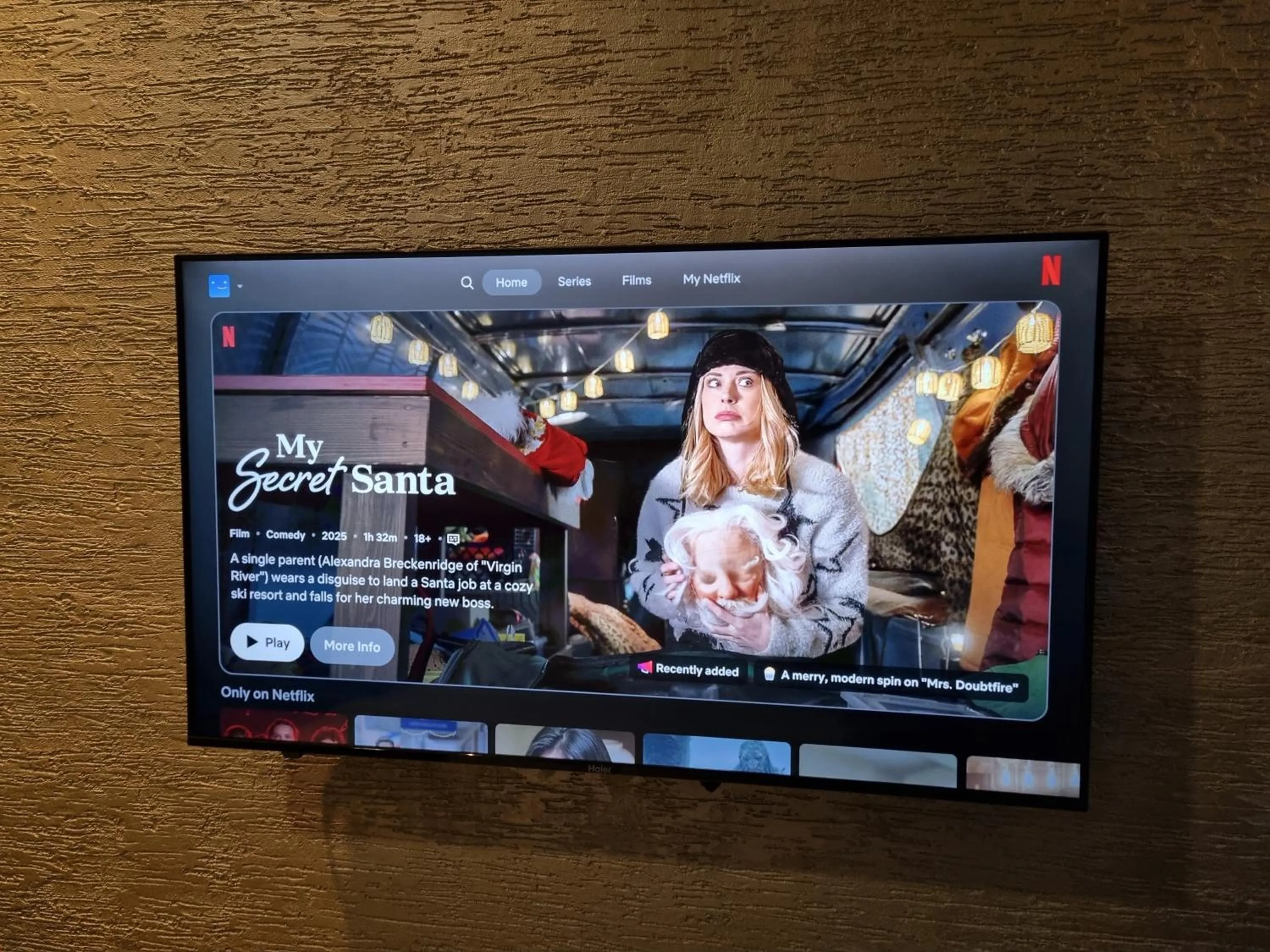 TV and multimedia in MIICO Hotel @ Mount Austin