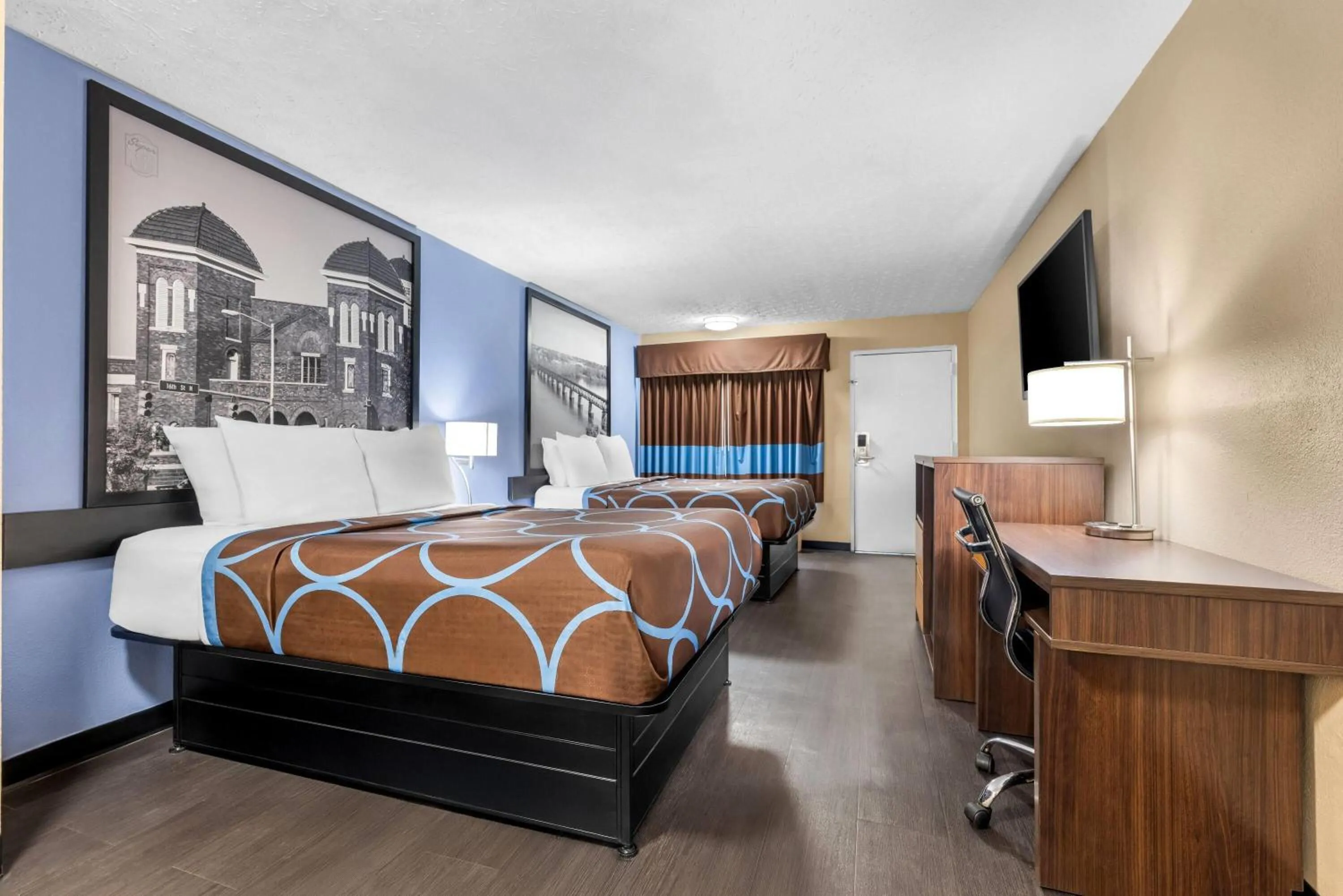 Bed in Super 8 by Wyndham Gadsden AL