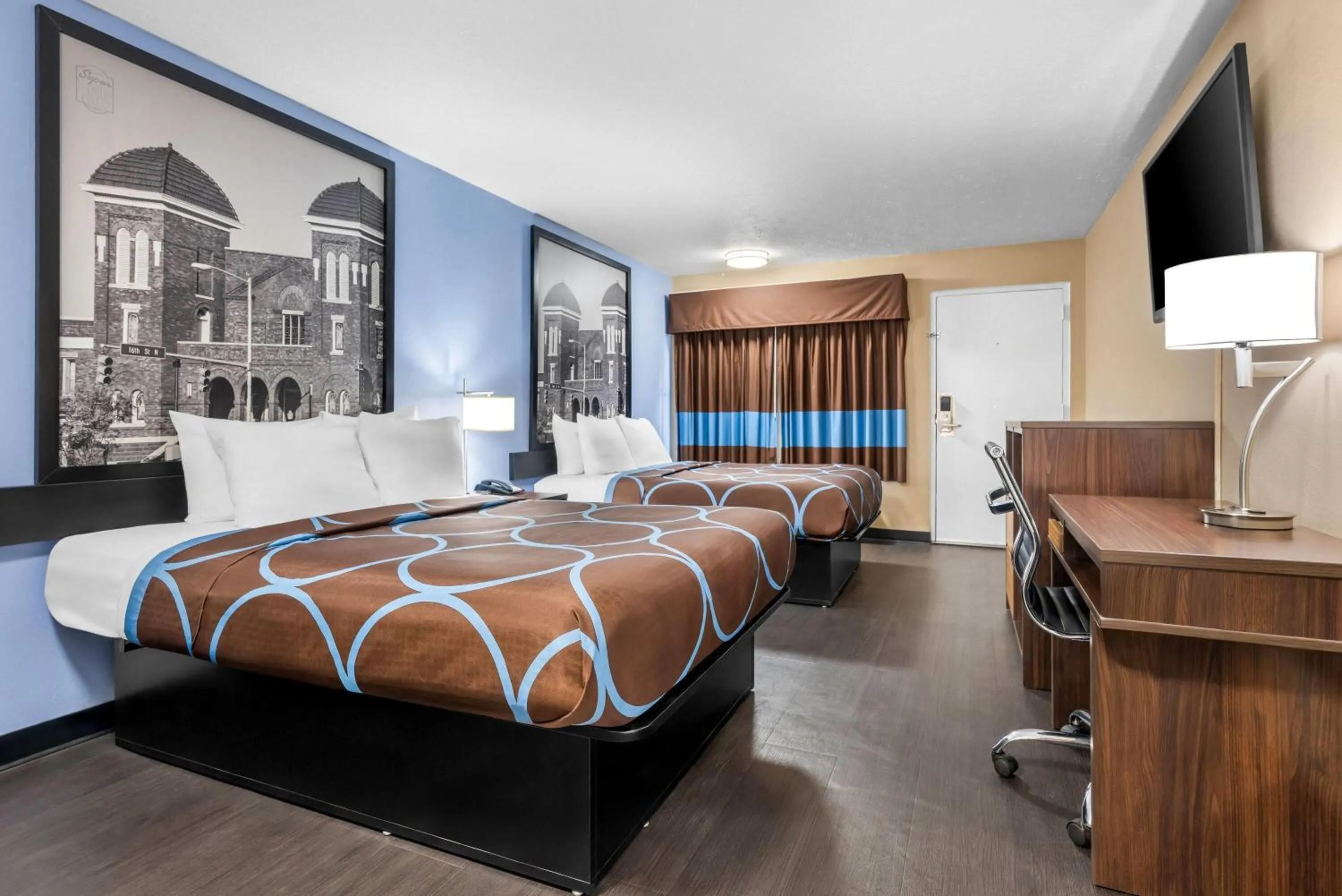 Bed in Super 8 by Wyndham Gadsden AL