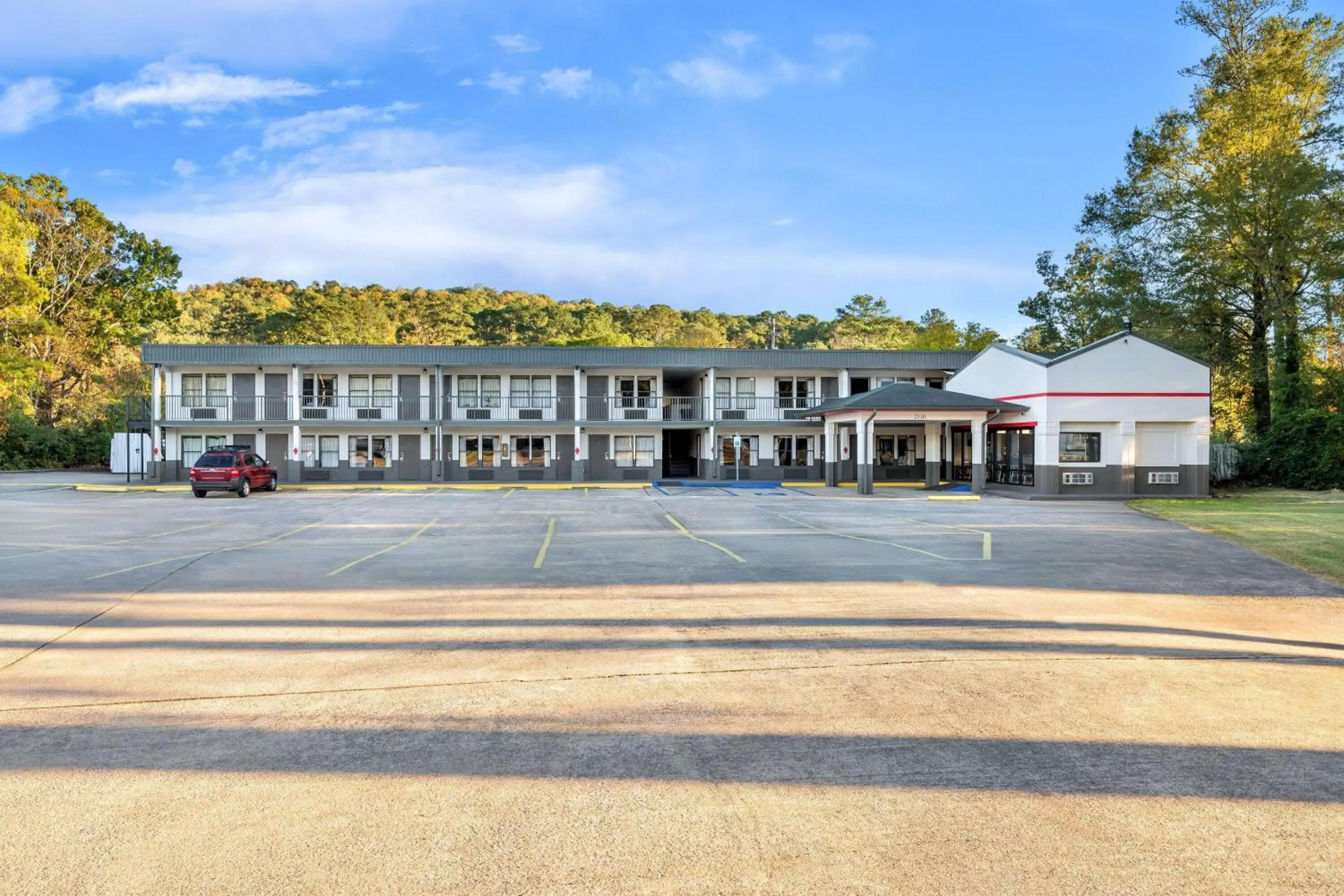 Property building in Super 8 by Wyndham Gadsden AL