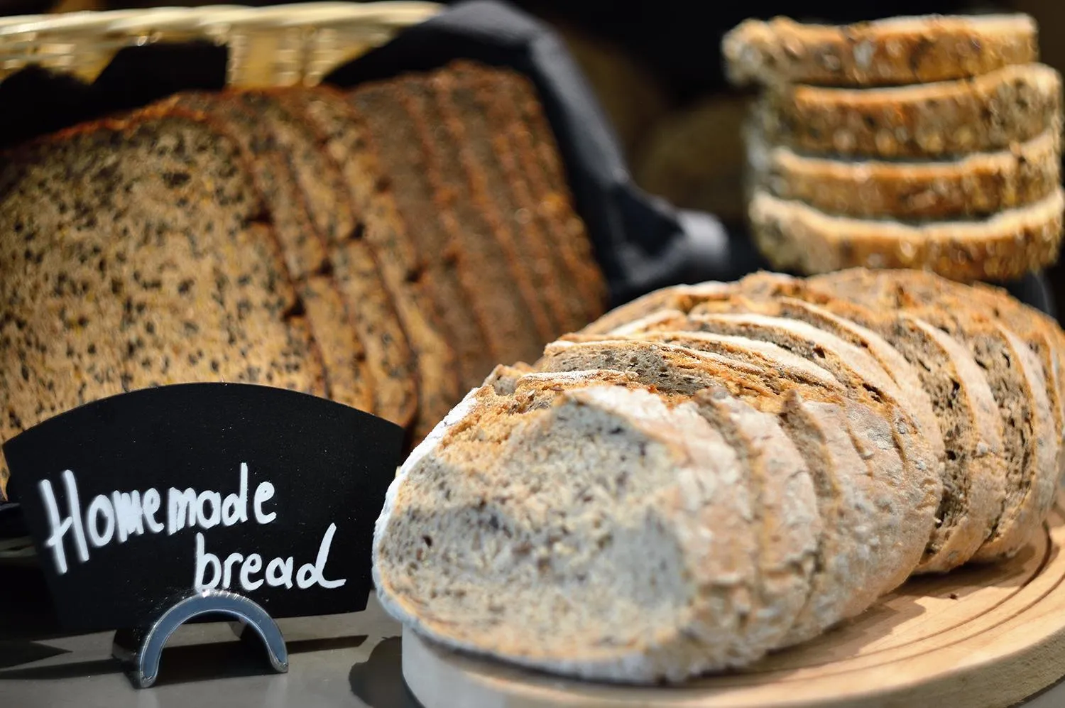 Food and drinks in Aparthotel Flora