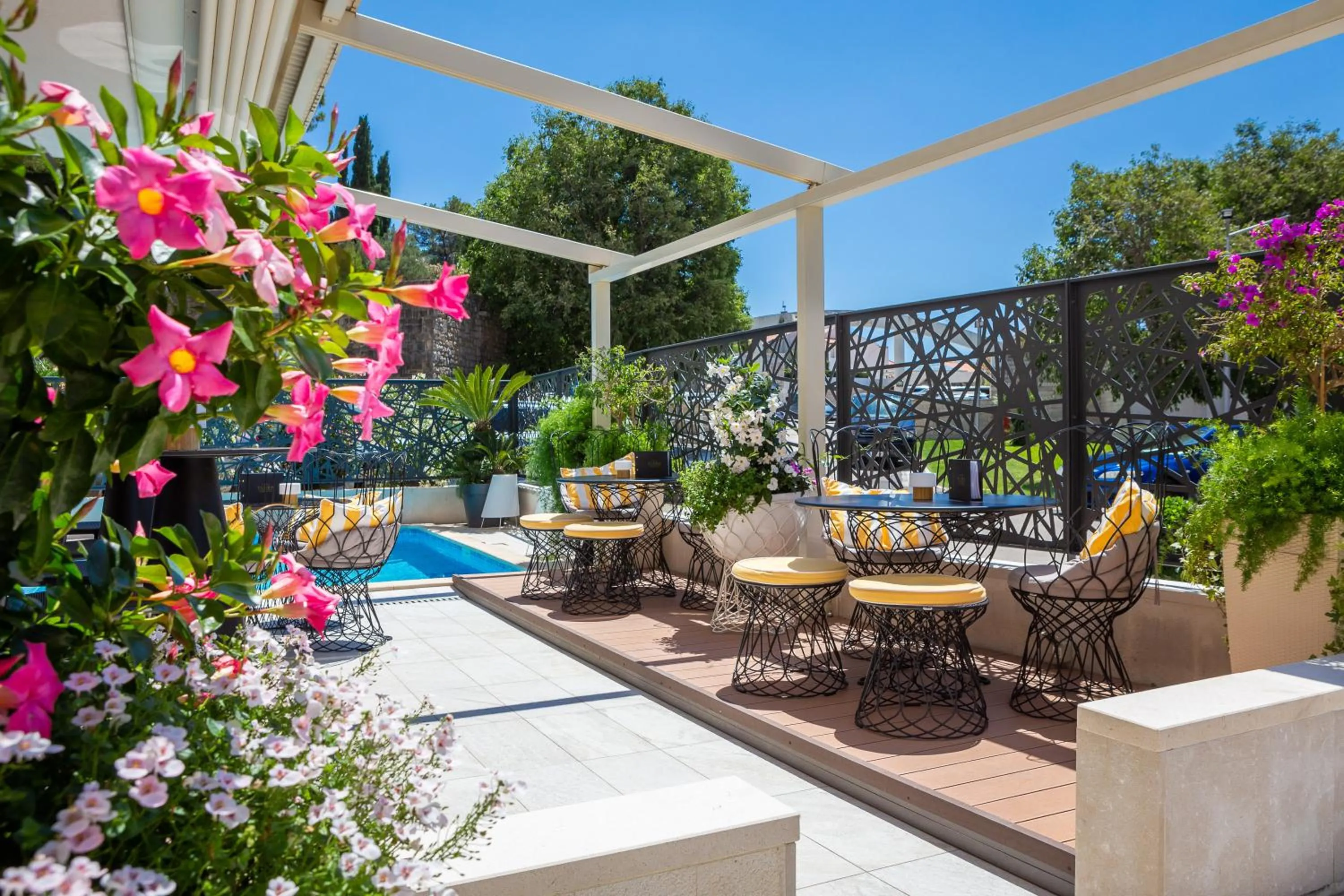 Day in Aparthotel Flora