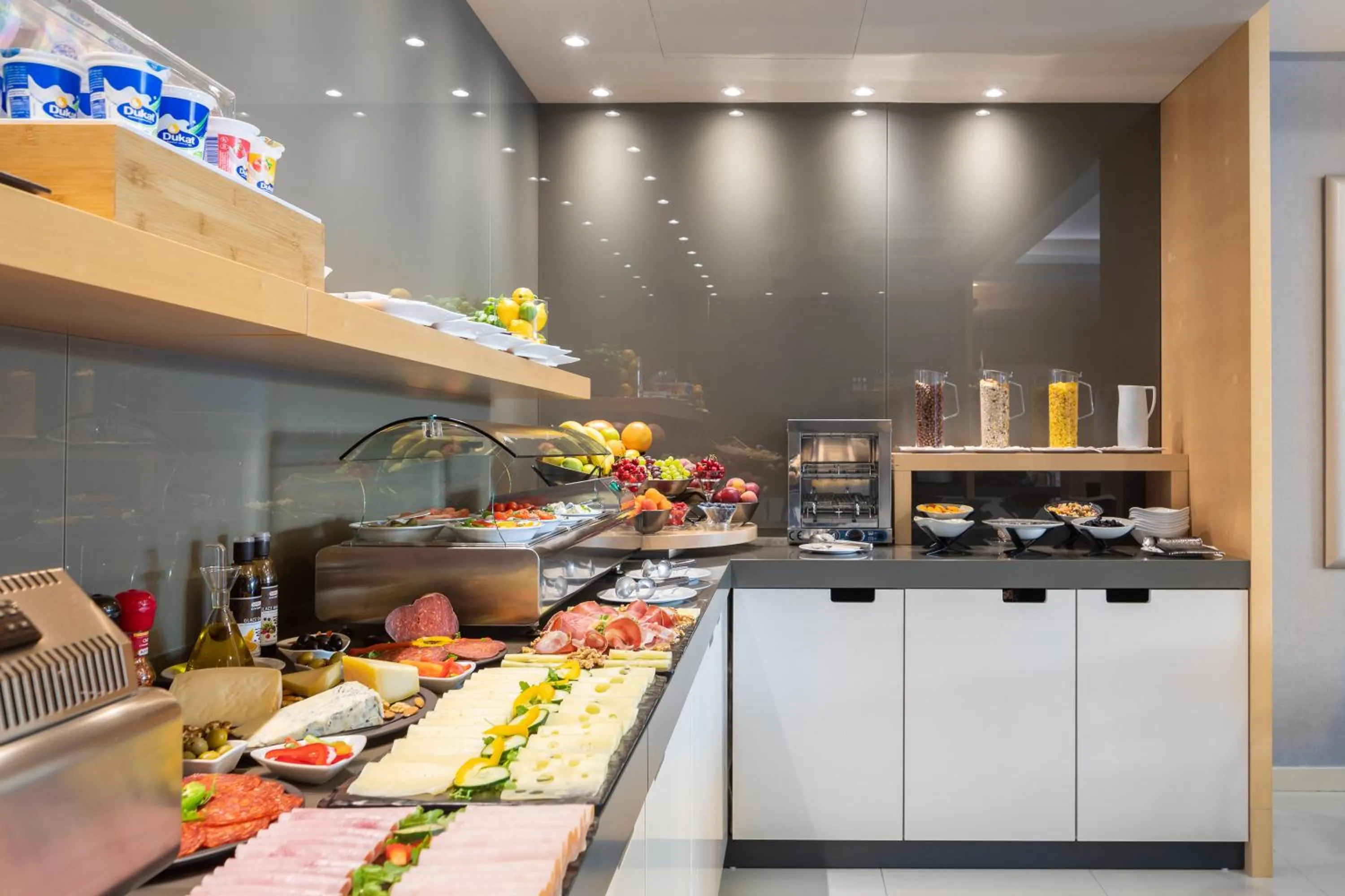 Buffet breakfast in Aparthotel Flora