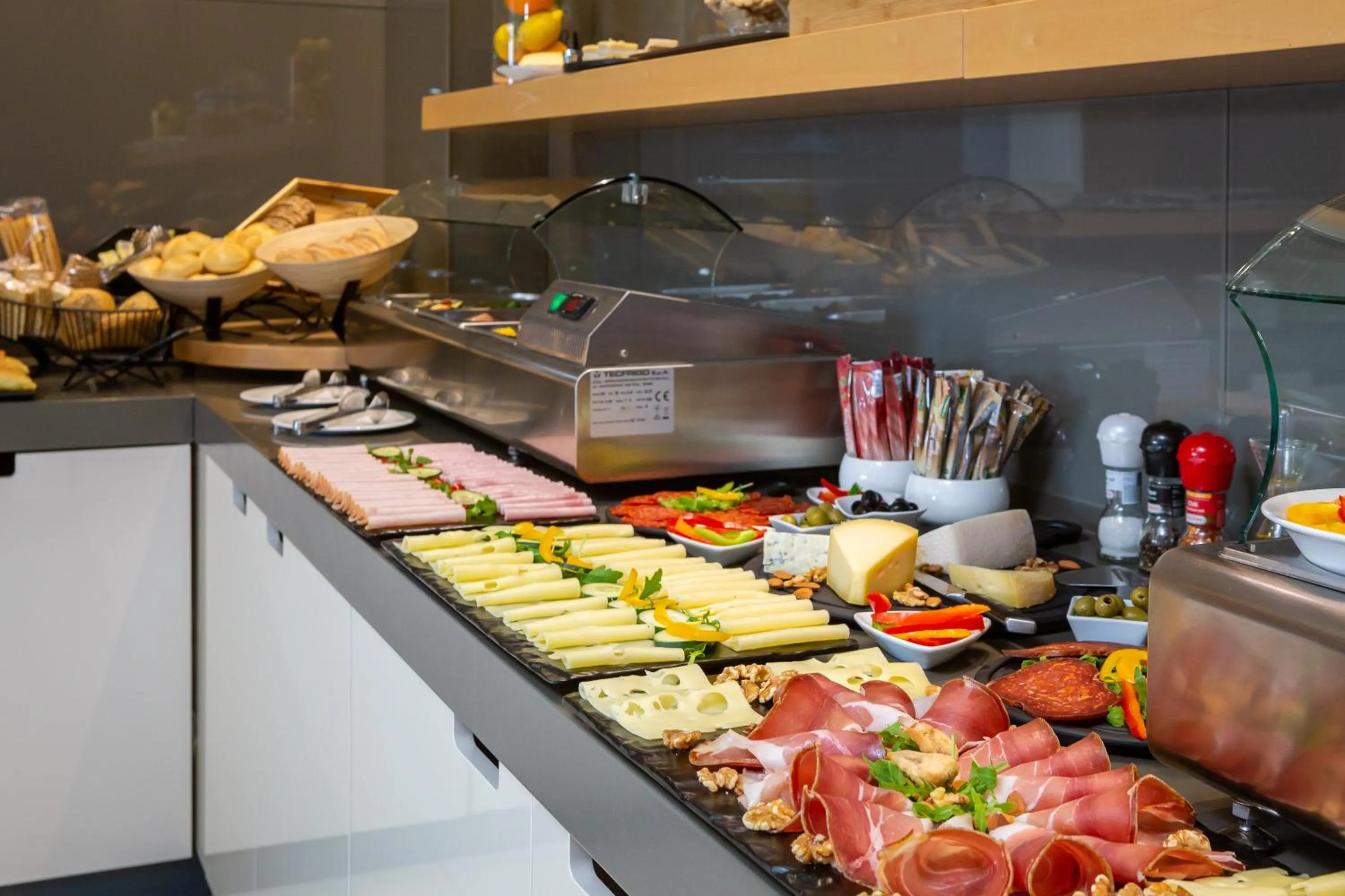 Buffet breakfast in Aparthotel Flora