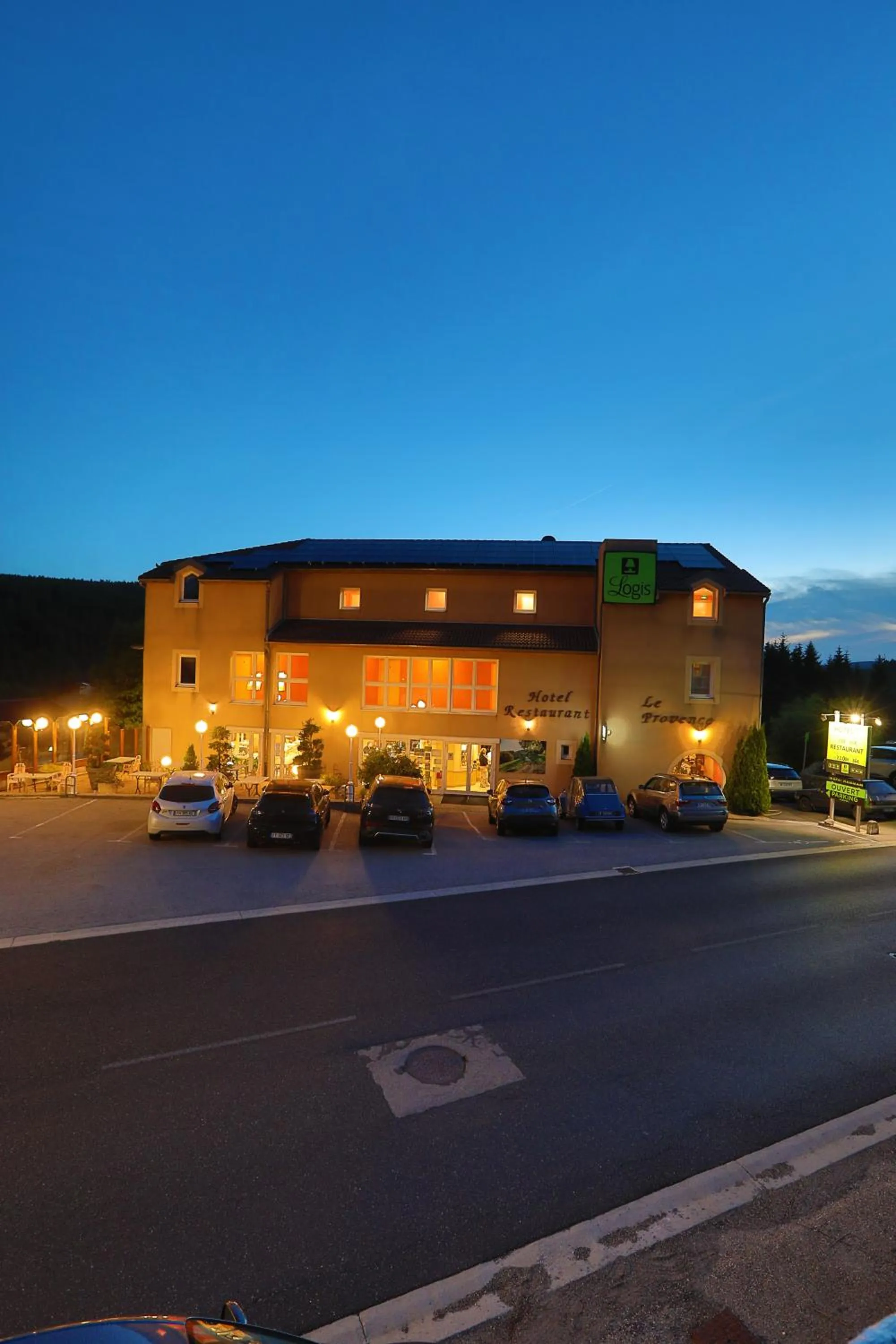 Logis Hotel Spa Restaurant Le Provence