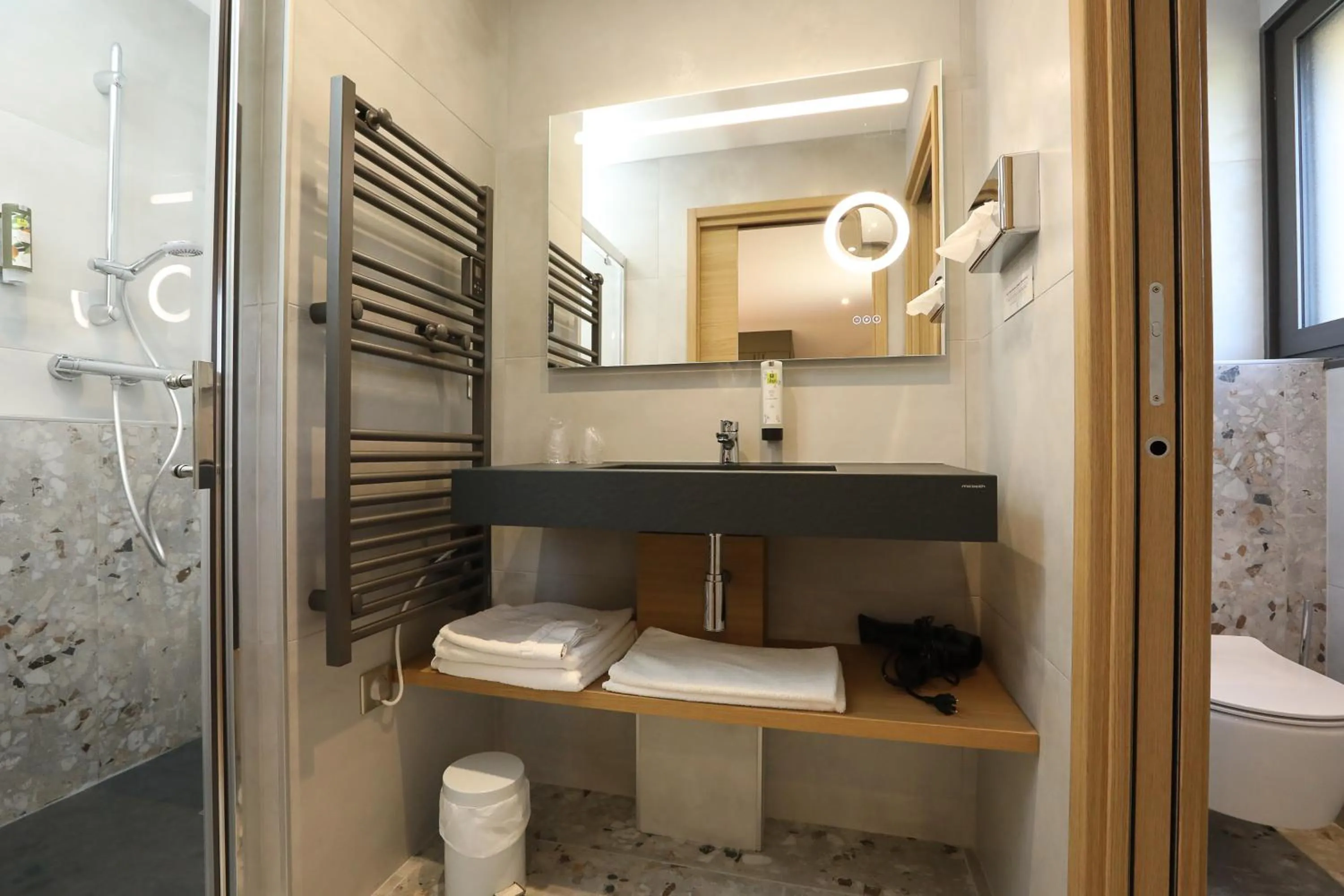 Logis Hotel Spa Restaurant Le Provence