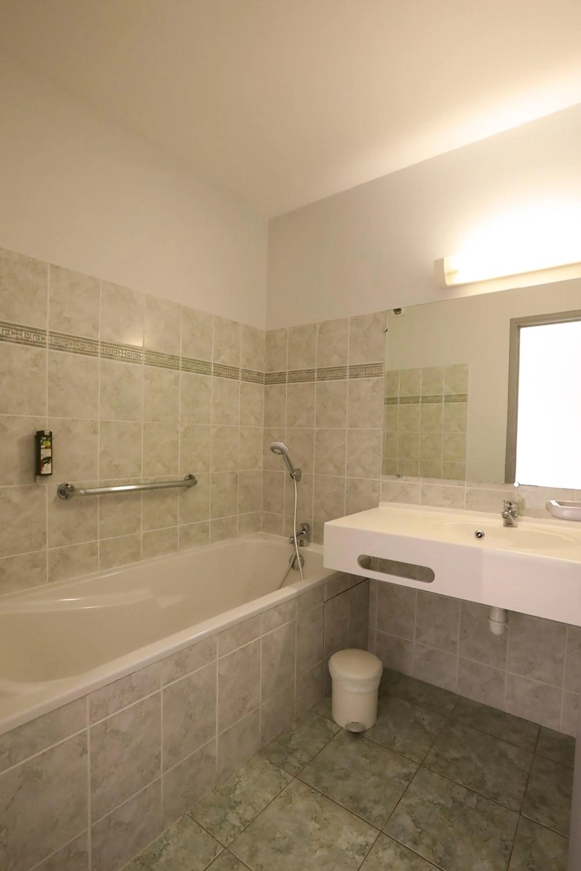 Logis Hotel Spa Restaurant Le Provence