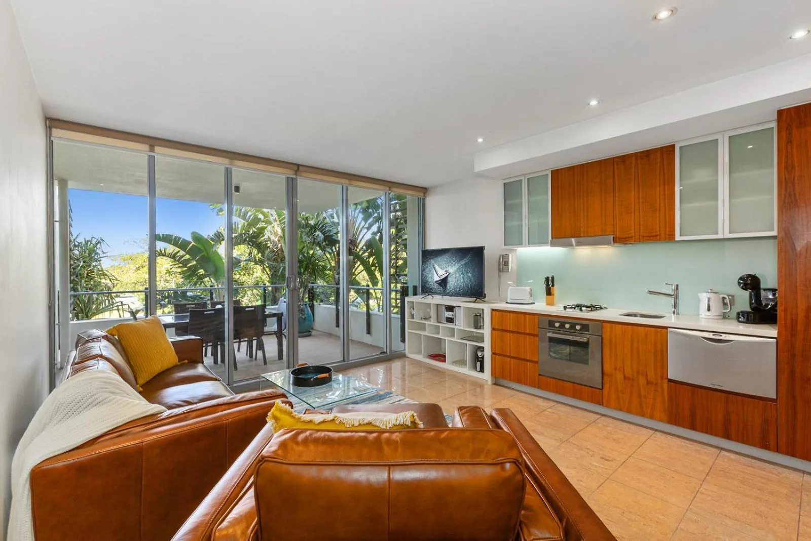 Living room in Cotton Beach Resort - Tweed Coast Holidays ®