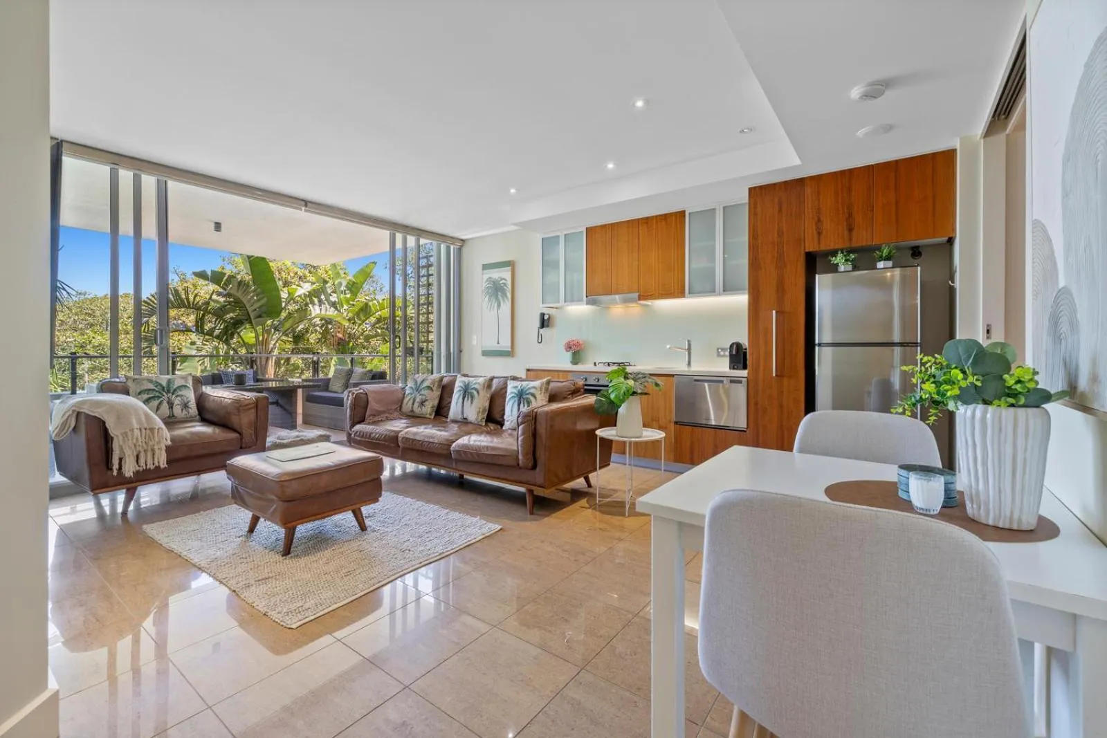 Living room in Cotton Beach Resort - Tweed Coast Holidays ®