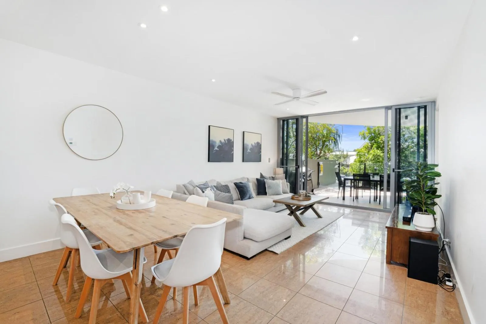 Living room in Cotton Beach Resort - Tweed Coast Holidays ®