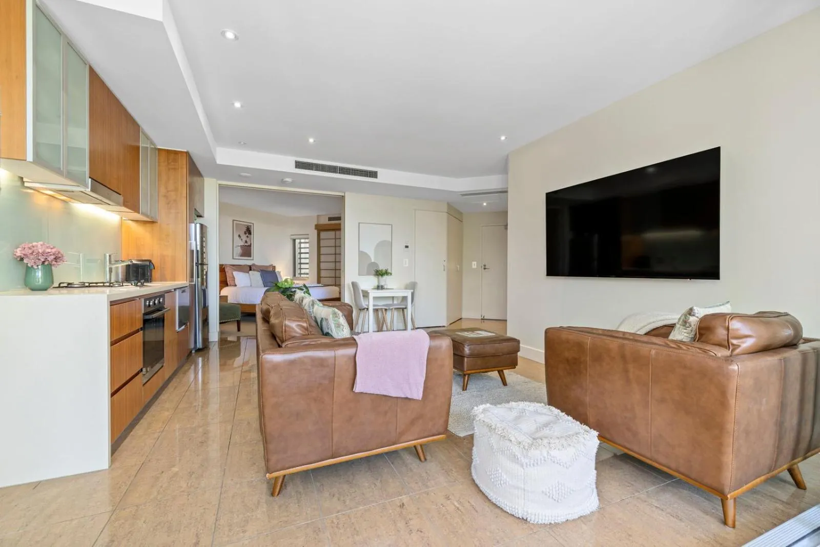 Living room in Cotton Beach Resort - Tweed Coast Holidays ®