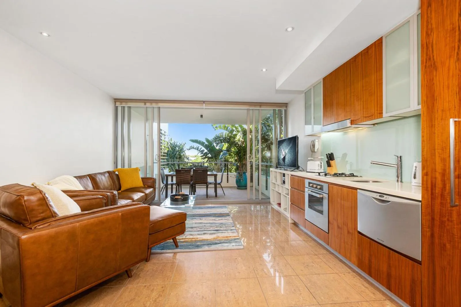 Living room in Cotton Beach Resort - Tweed Coast Holidays ®