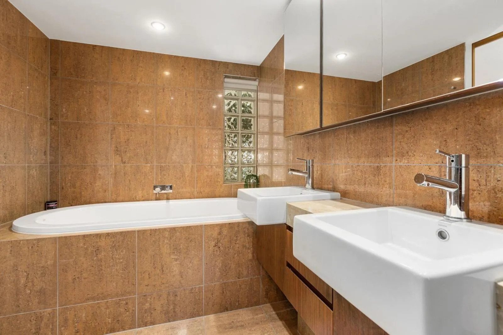 Bathroom in Cotton Beach Resort - Tweed Coast Holidays ®