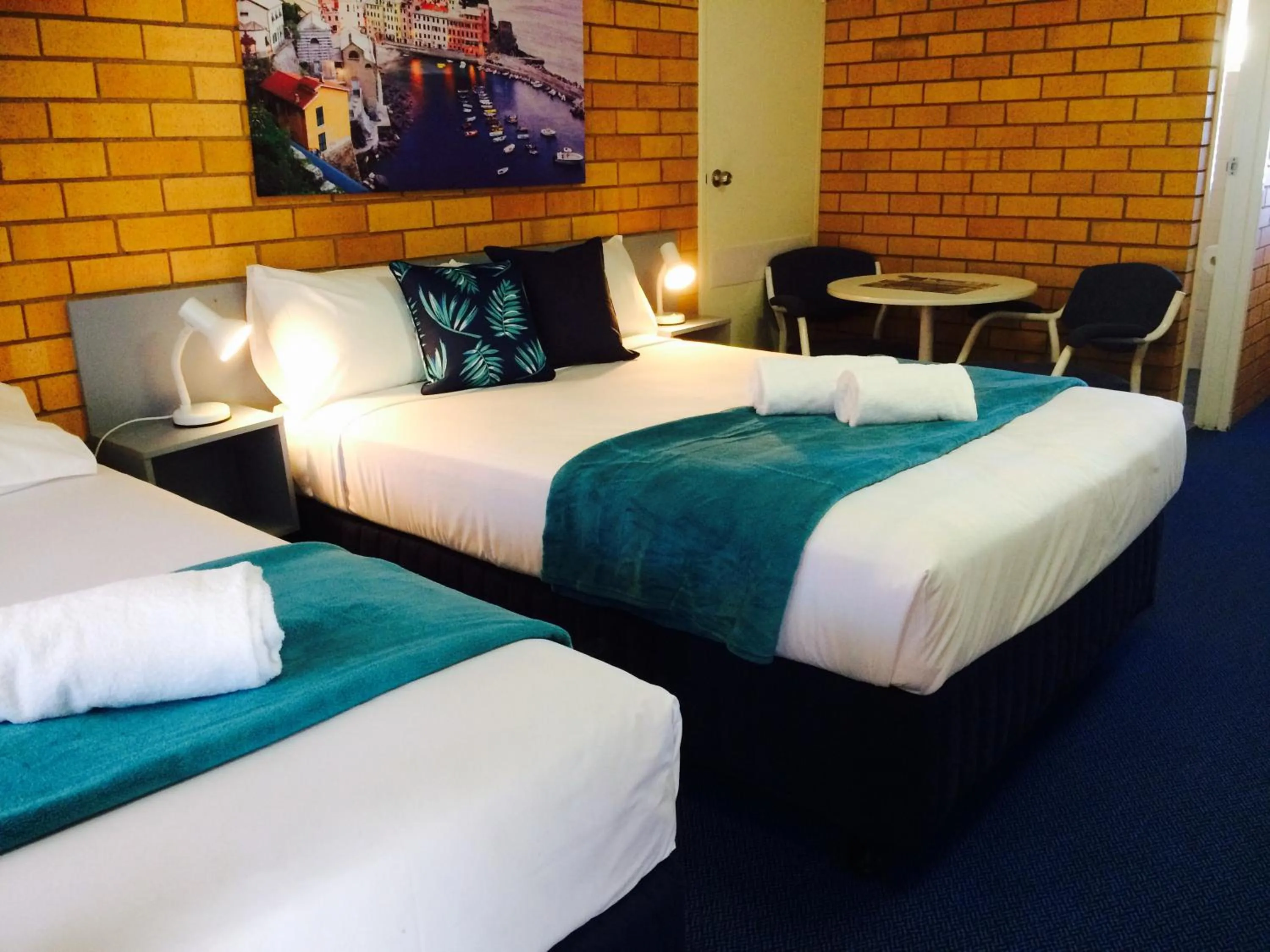 Bed in Bosuns Inn Motel