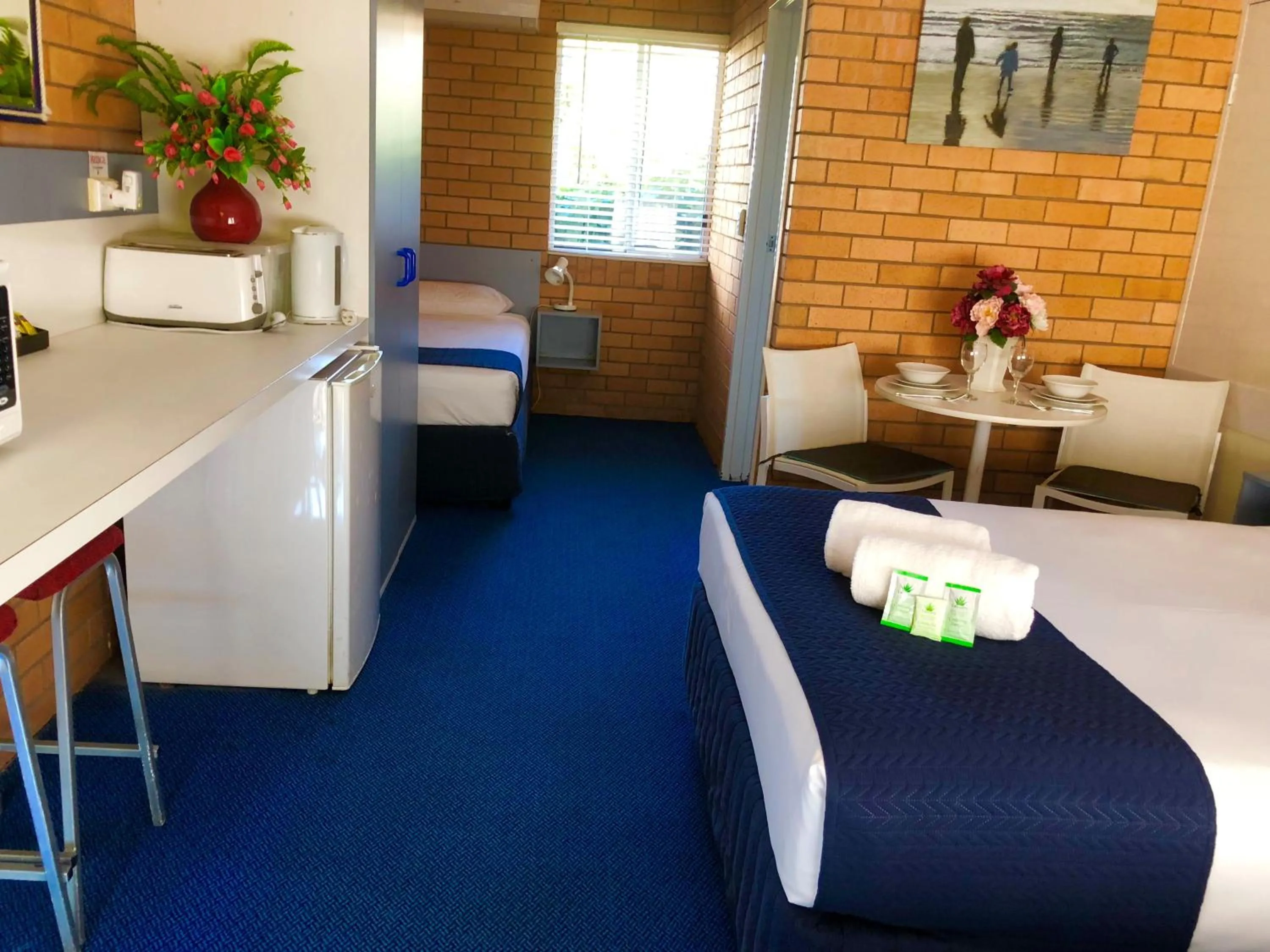 Bed in Bosuns Inn Motel