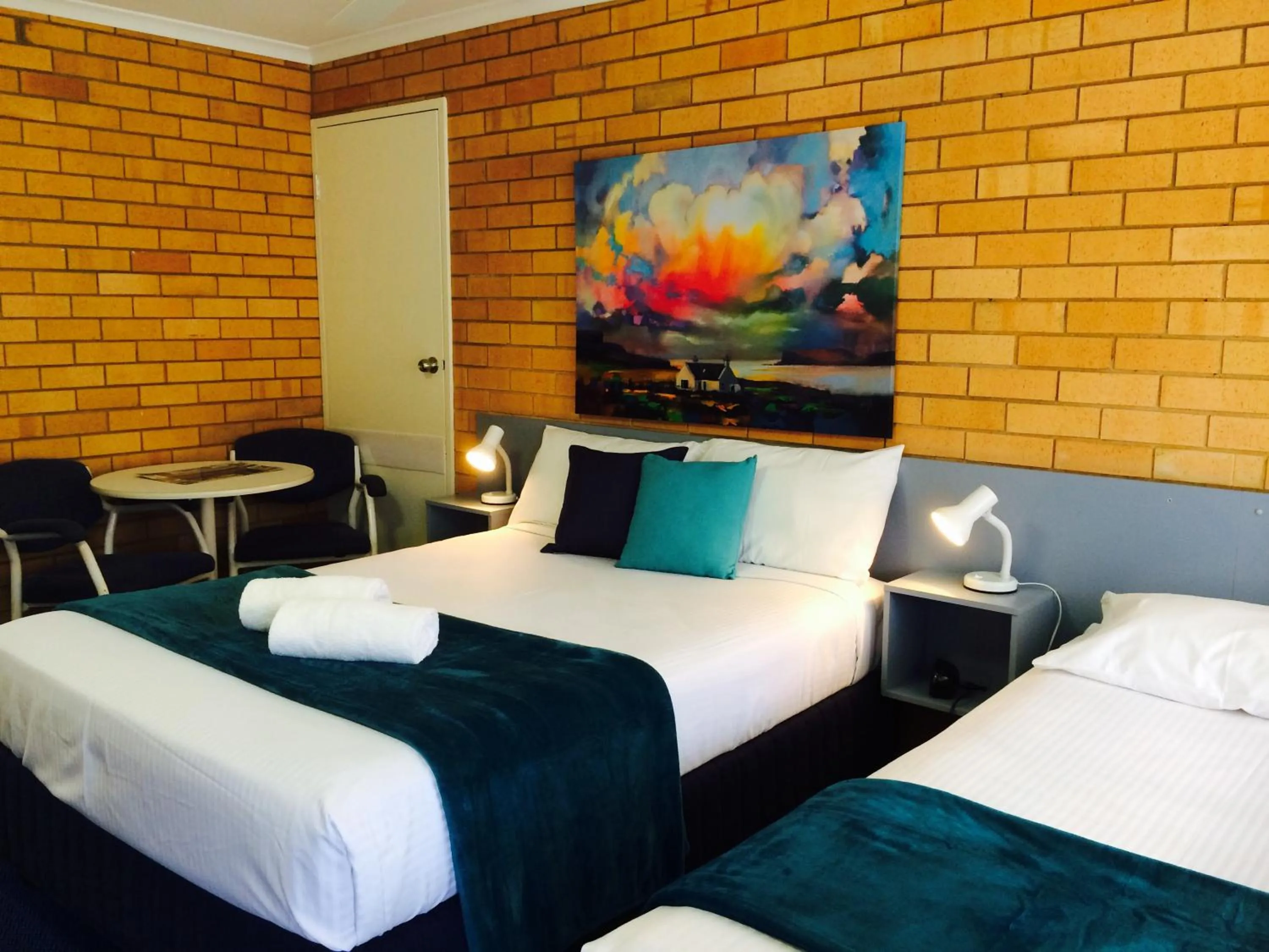 Bed in Bosuns Inn Motel