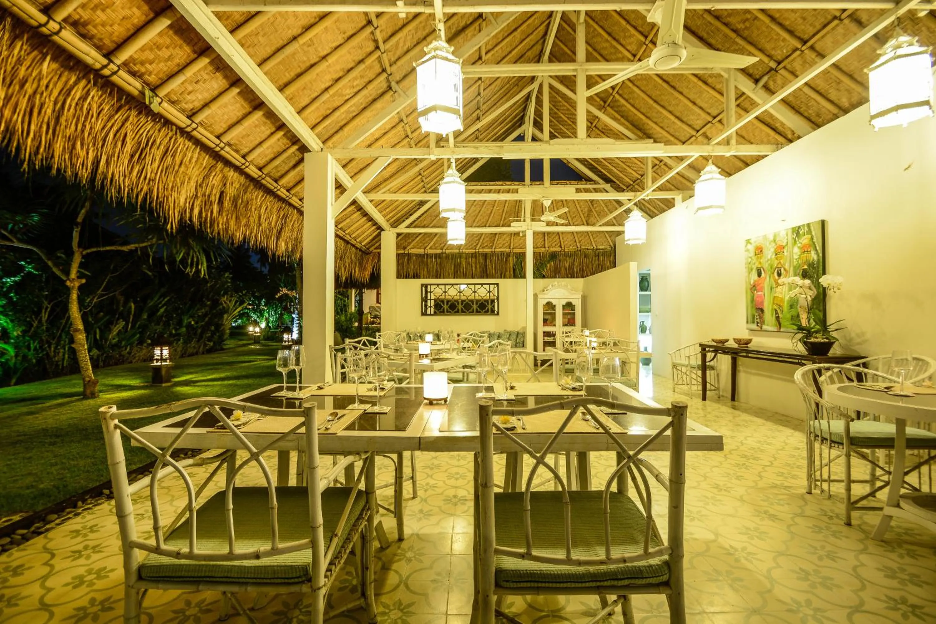 Restaurant/places to eat in Aashaya Jasri Resort