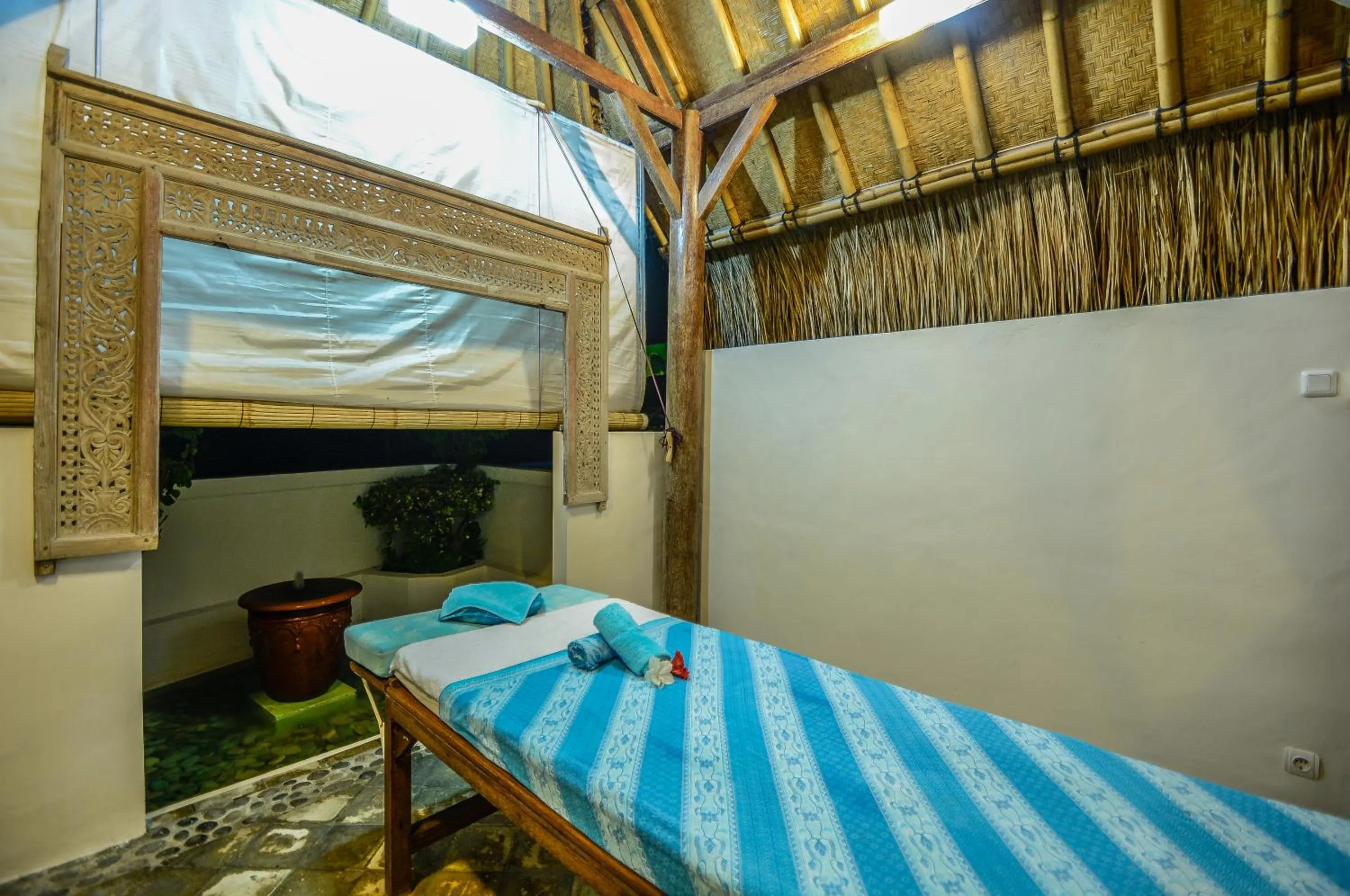 Massage in Aashaya Jasri Resort