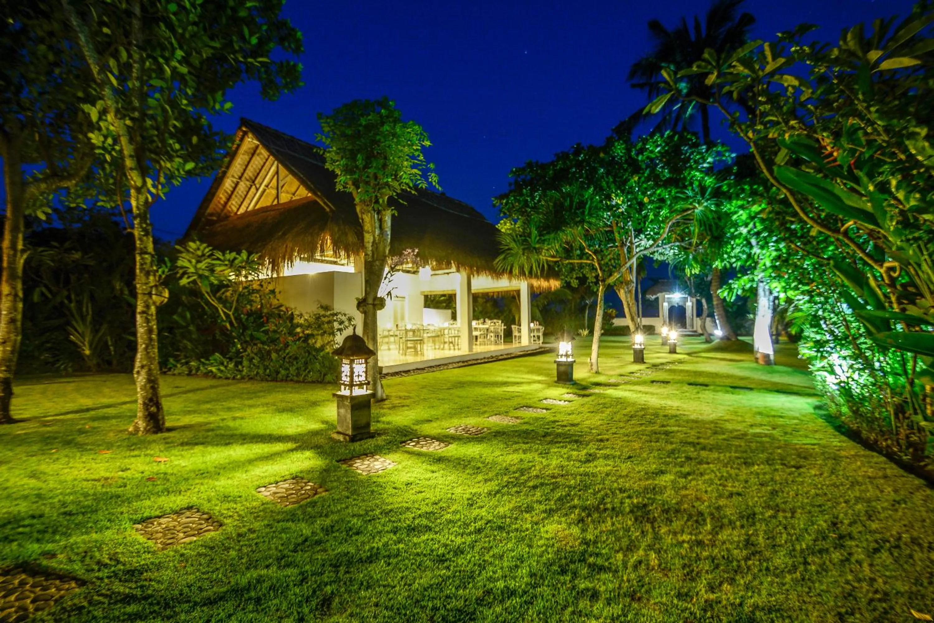 Restaurant/places to eat in Aashaya Jasri Resort