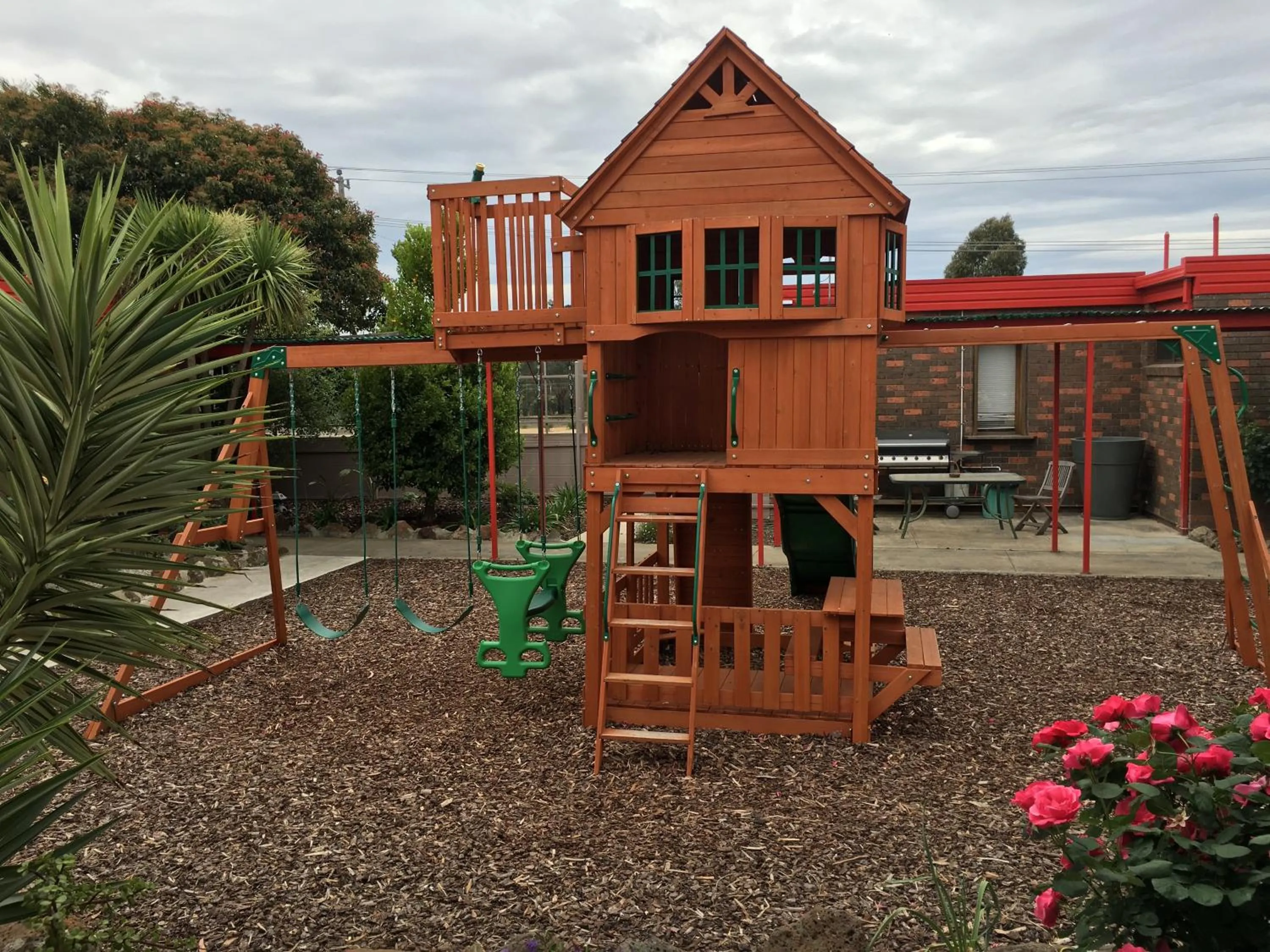 Garden in Statesman Motor Inn
