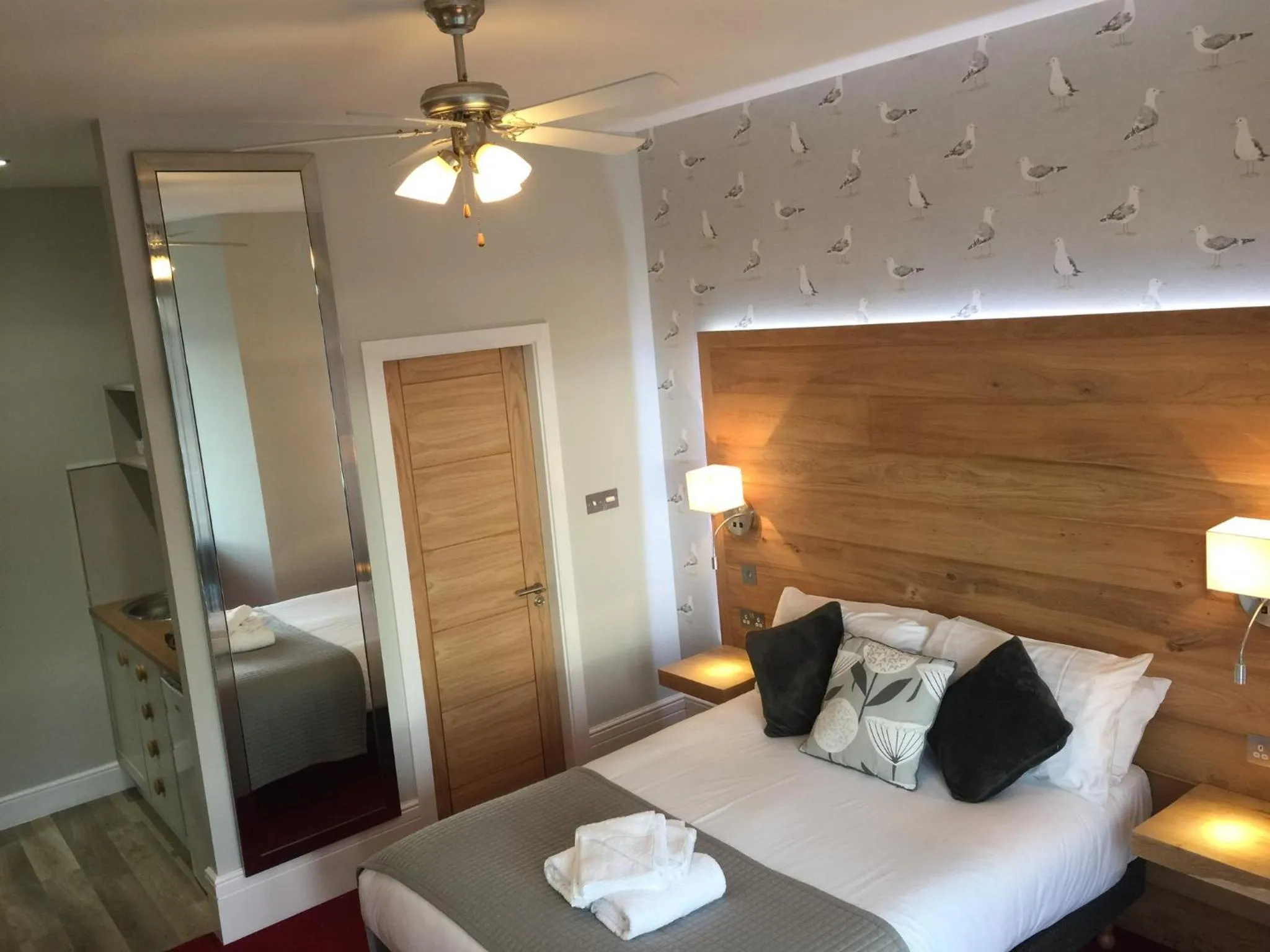 Photo of the whole room, Bed in Harmony Apartments