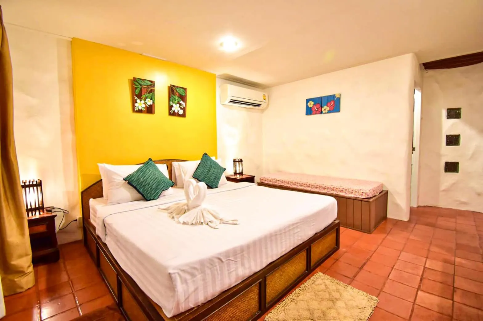 Bed in Vongdeuan Resort