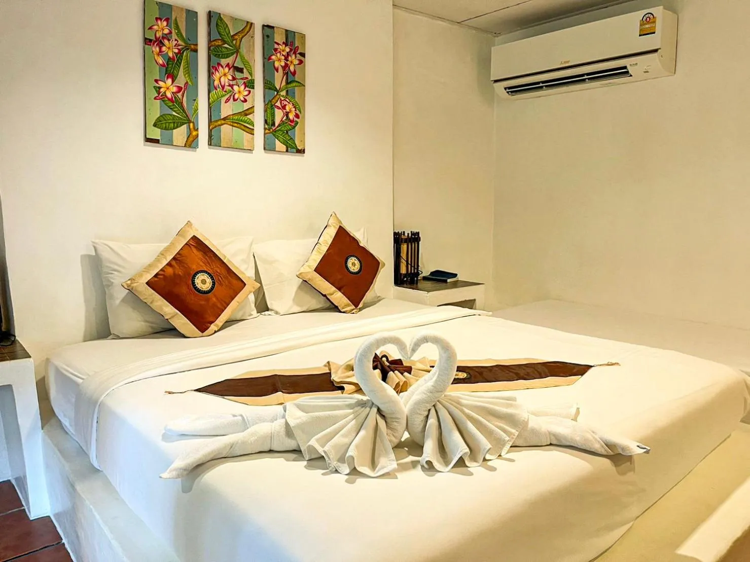 Bed in Vongdeuan Resort