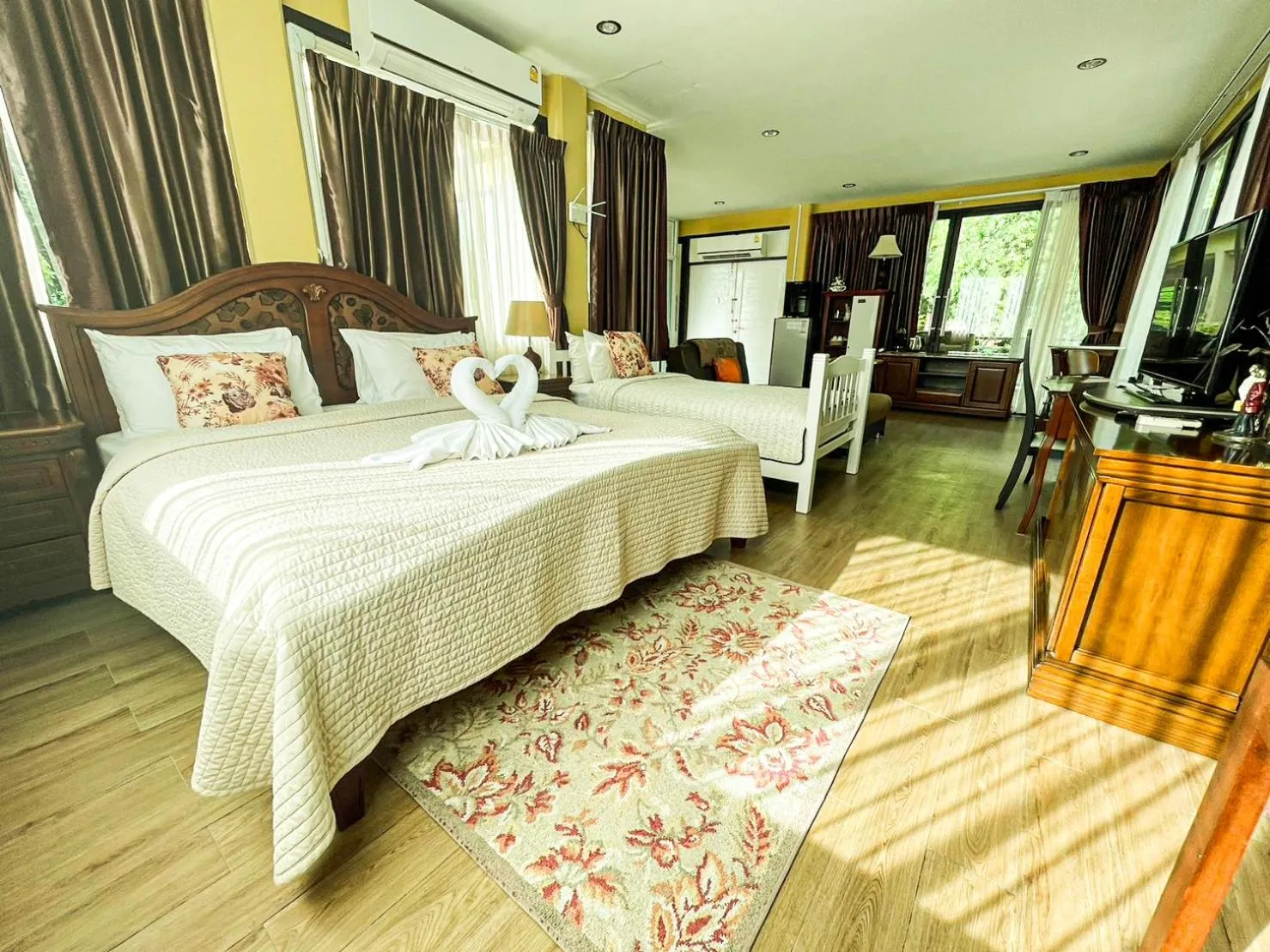 Bed in Vongdeuan Resort