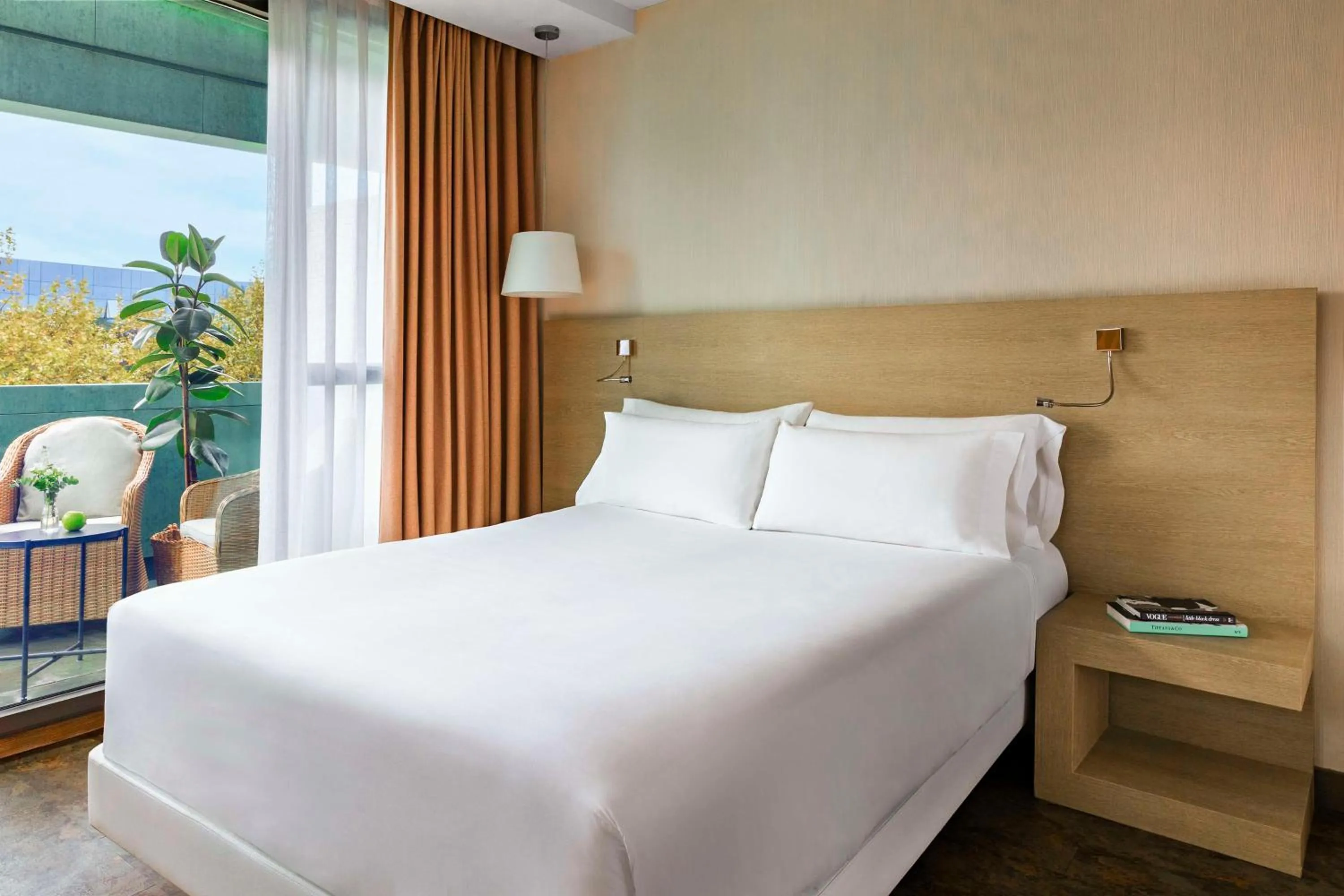 Photo of the whole room, Bed in NH Gijón