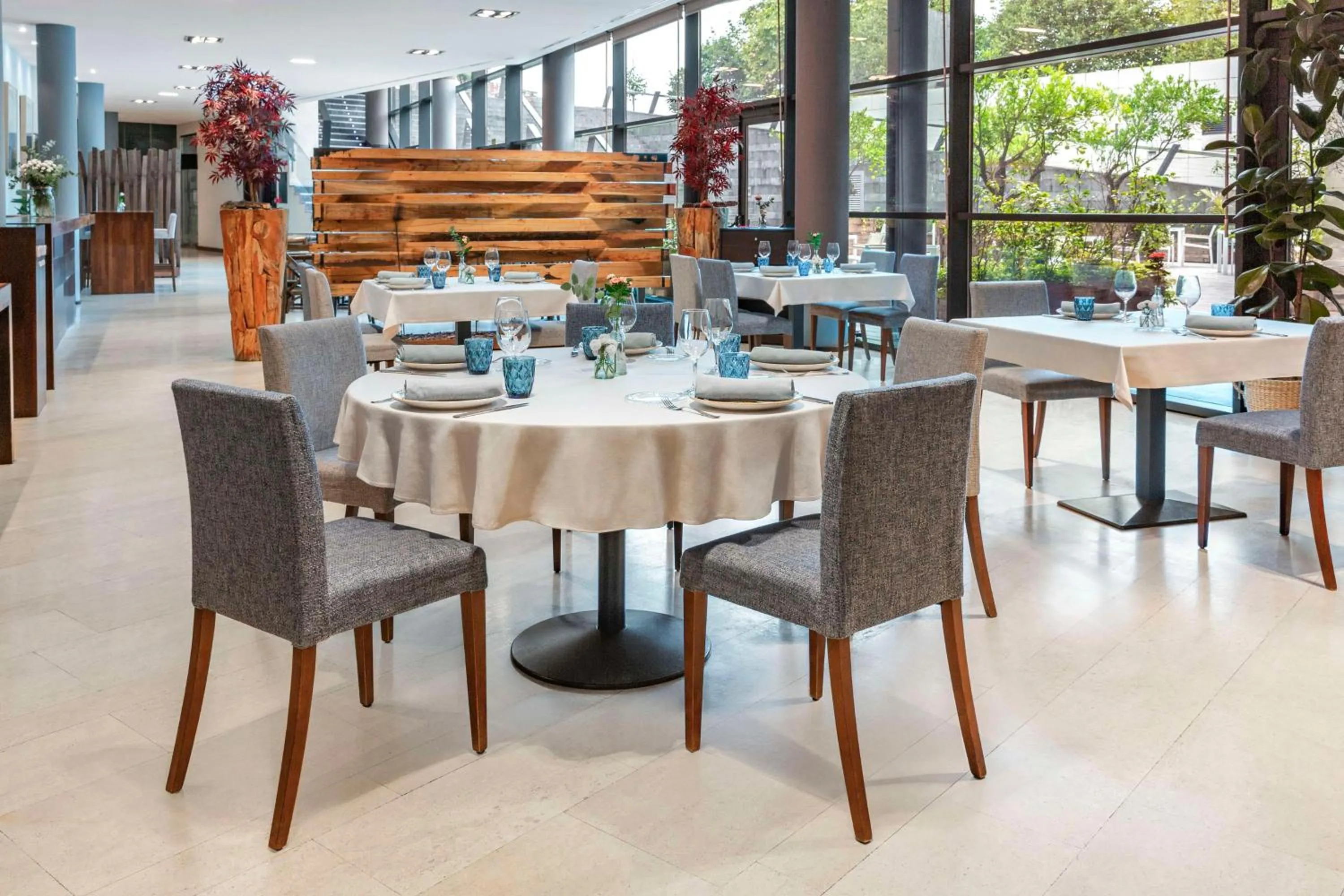 Restaurant/places to eat in NH Gijón