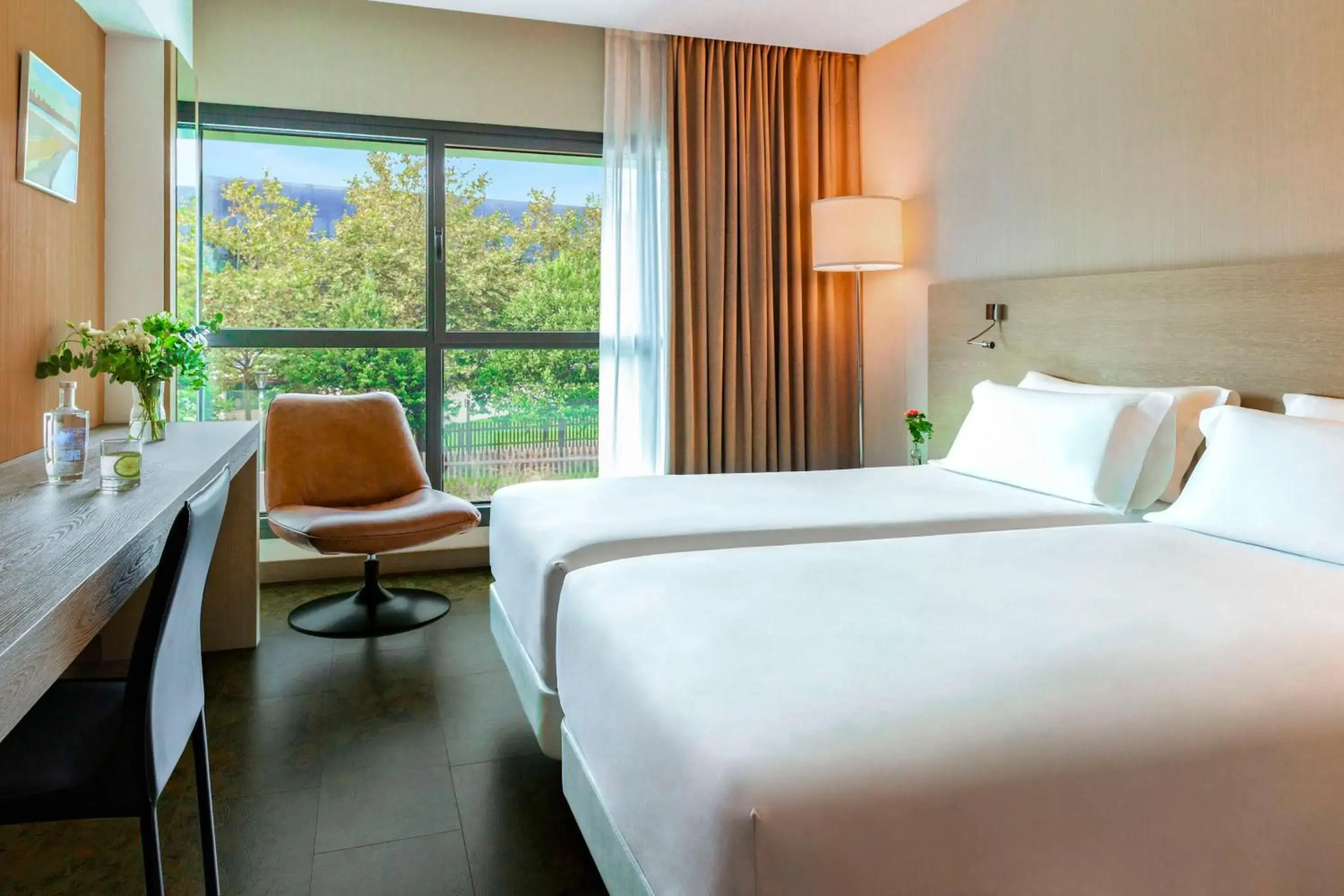 Standard Double or Twin Room in NH Gijón Standard Double or Twin Room in NH Gijón