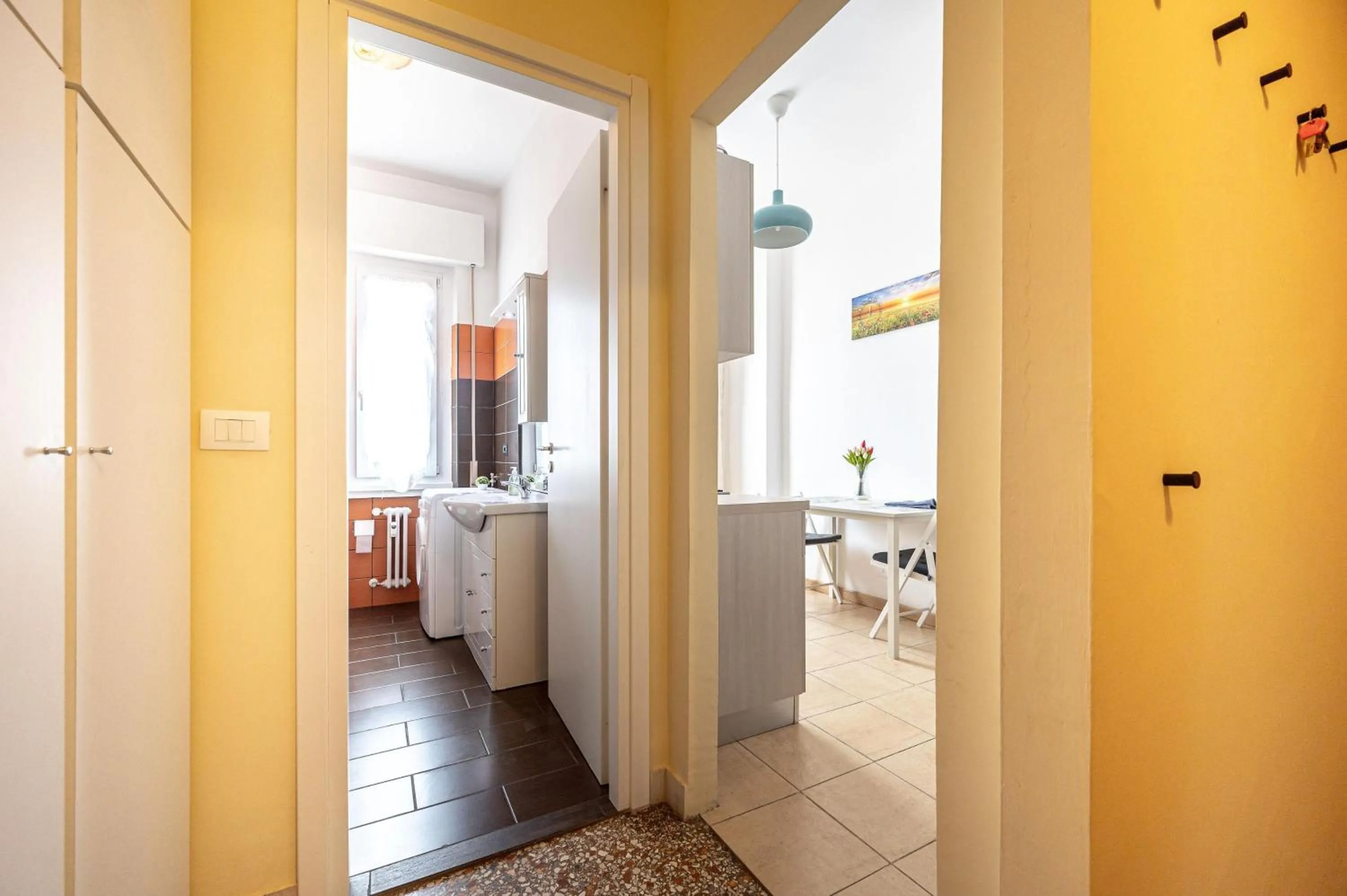 Bathroom in Caracciolo Apartment - Metro San Giovanni