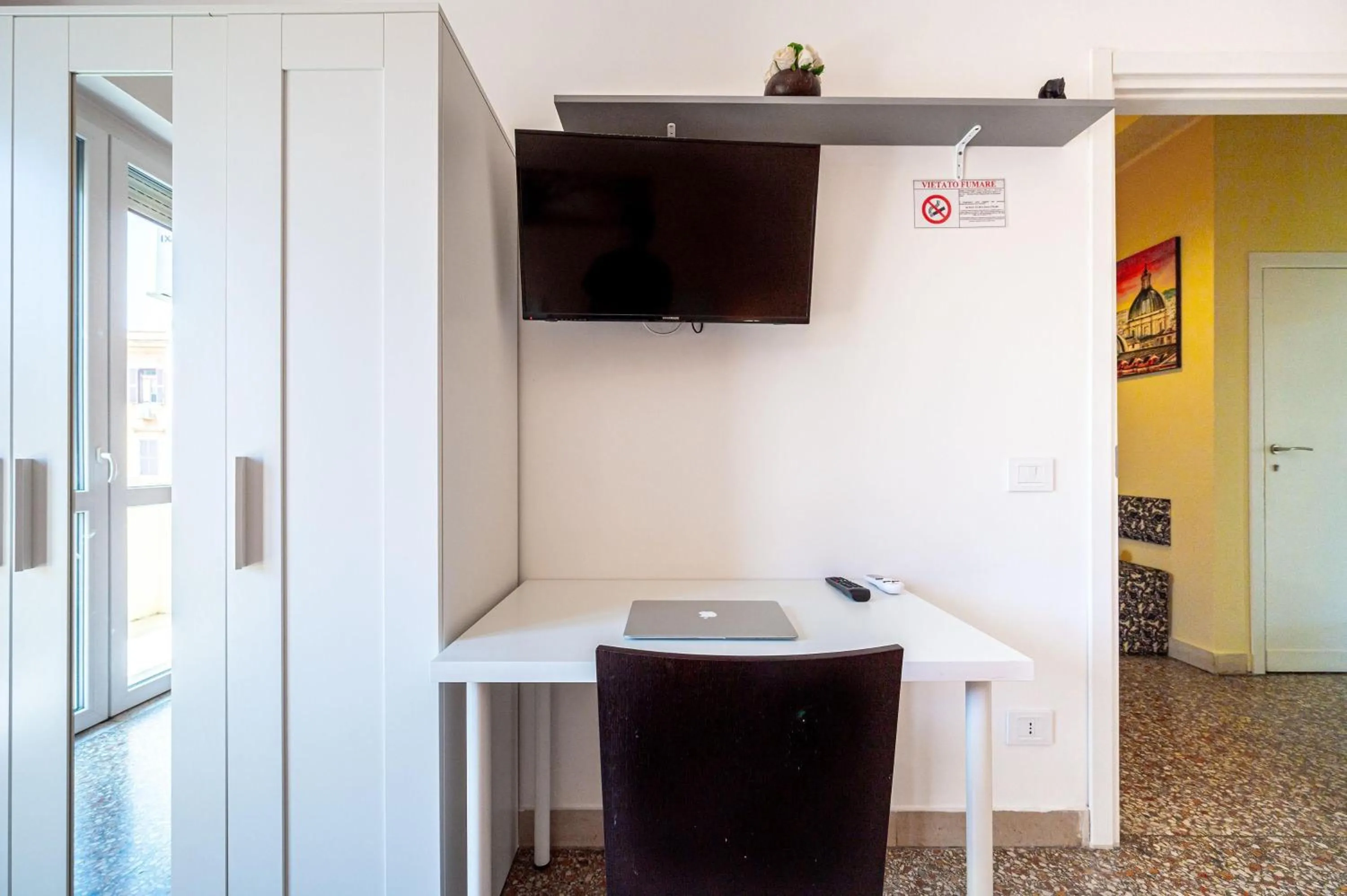 TV and multimedia in Caracciolo Apartment - Metro San Giovanni