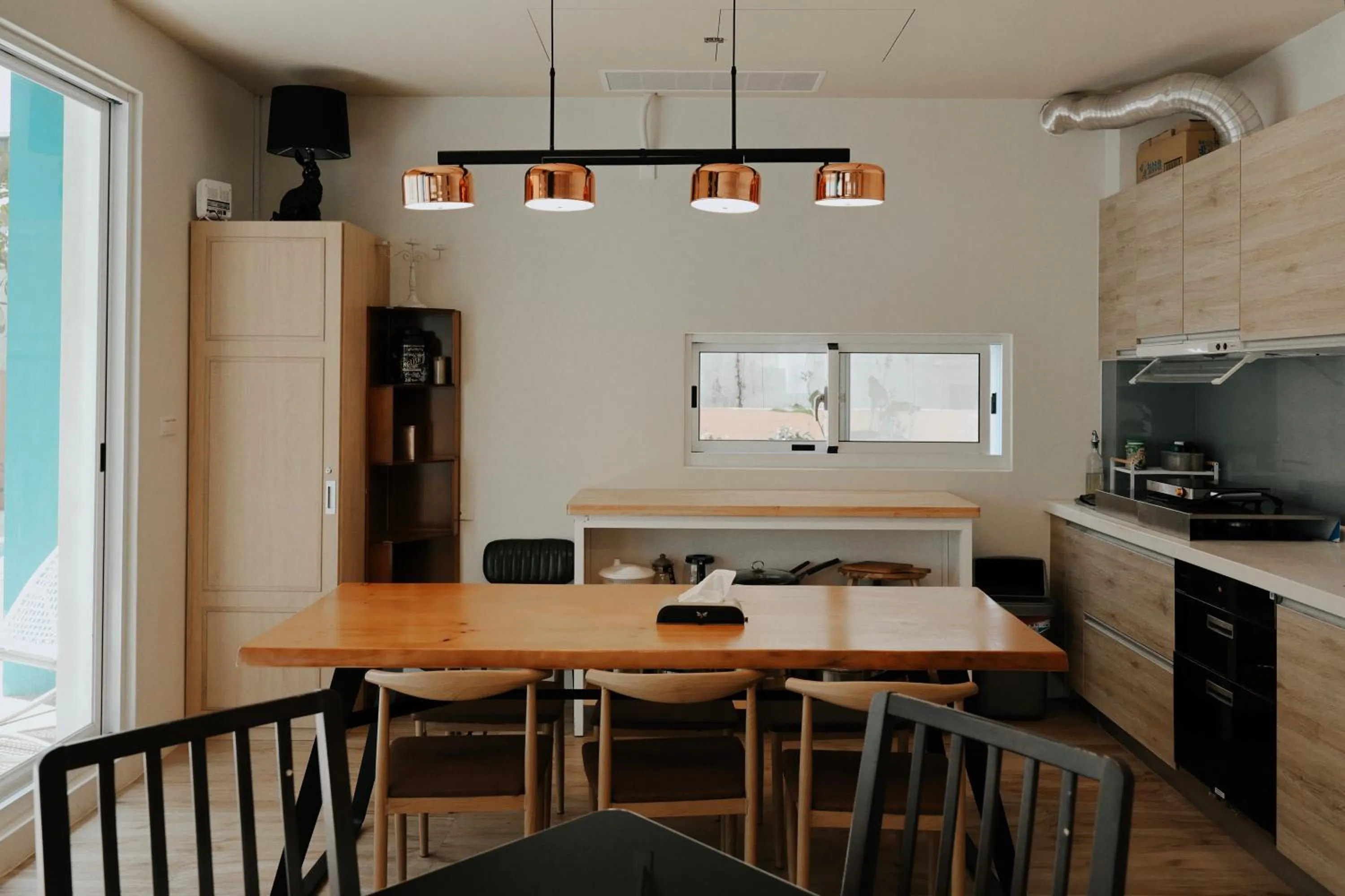 Kitchen or kitchenette in 沉靛旅宿 La Casa Indaco 墾丁夢幻島Villa