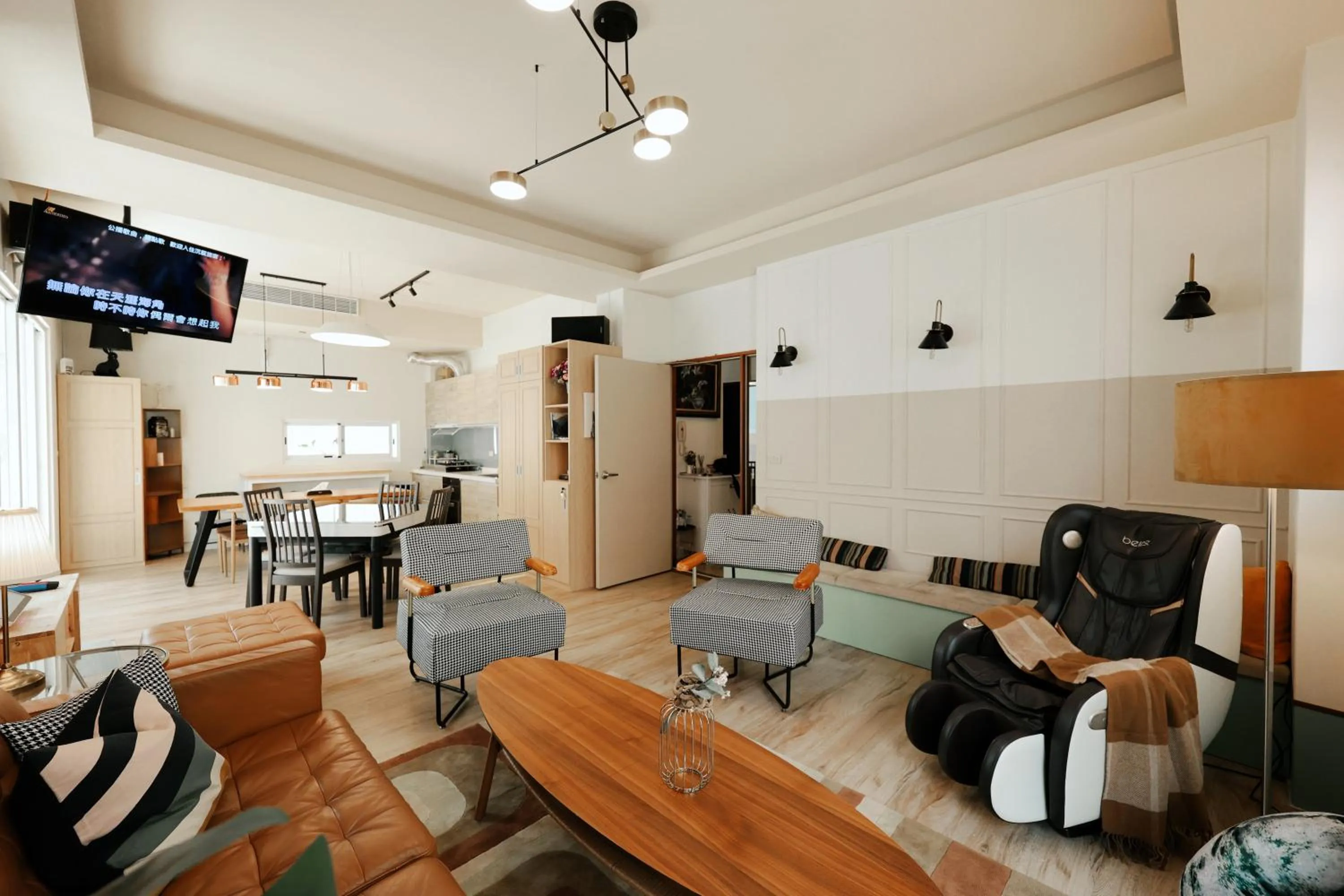 Communal lounge/ TV room in 沉靛旅宿 La Casa Indaco 墾丁夢幻島Villa