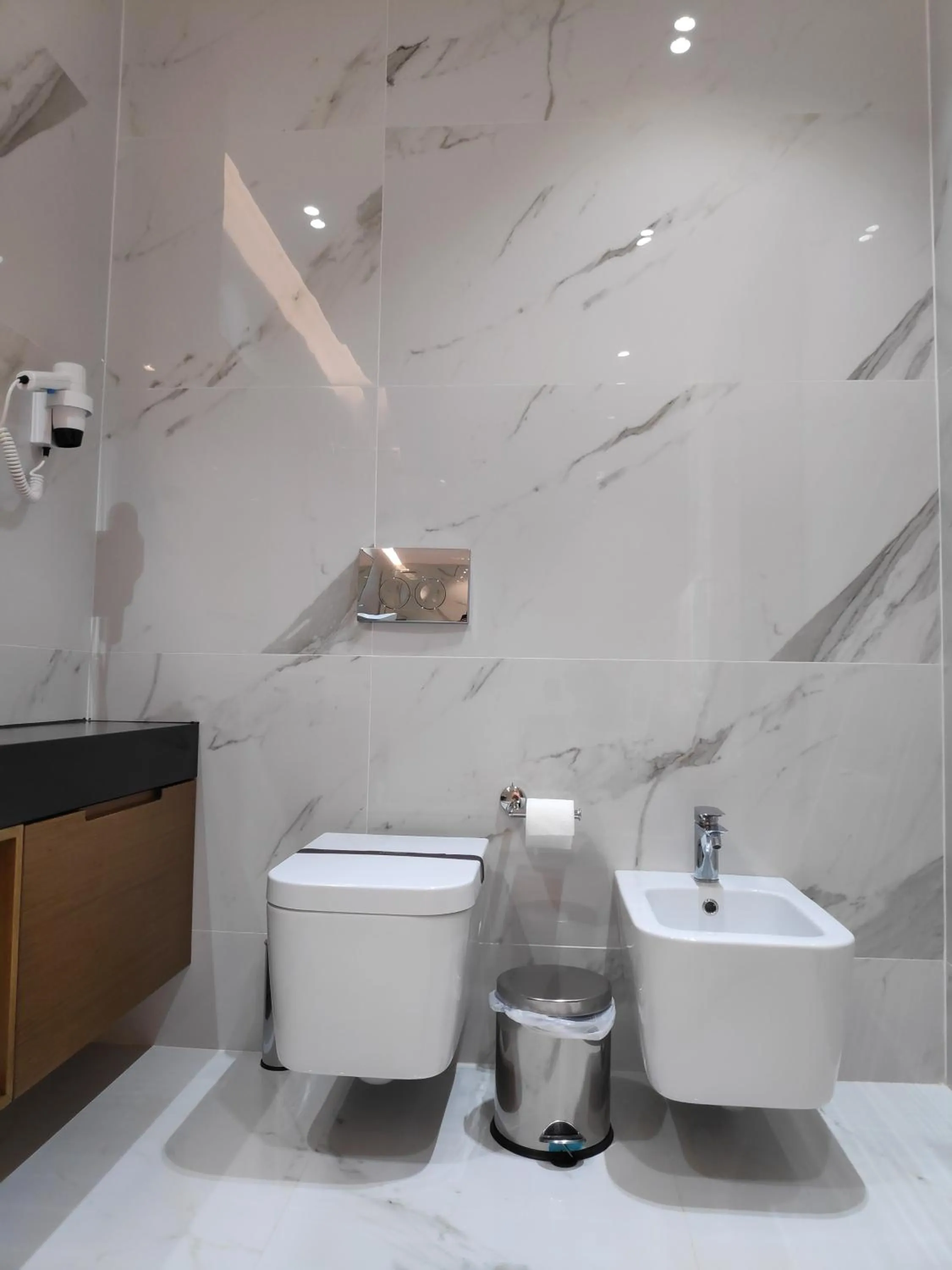 Toilet in Supreme Hotel