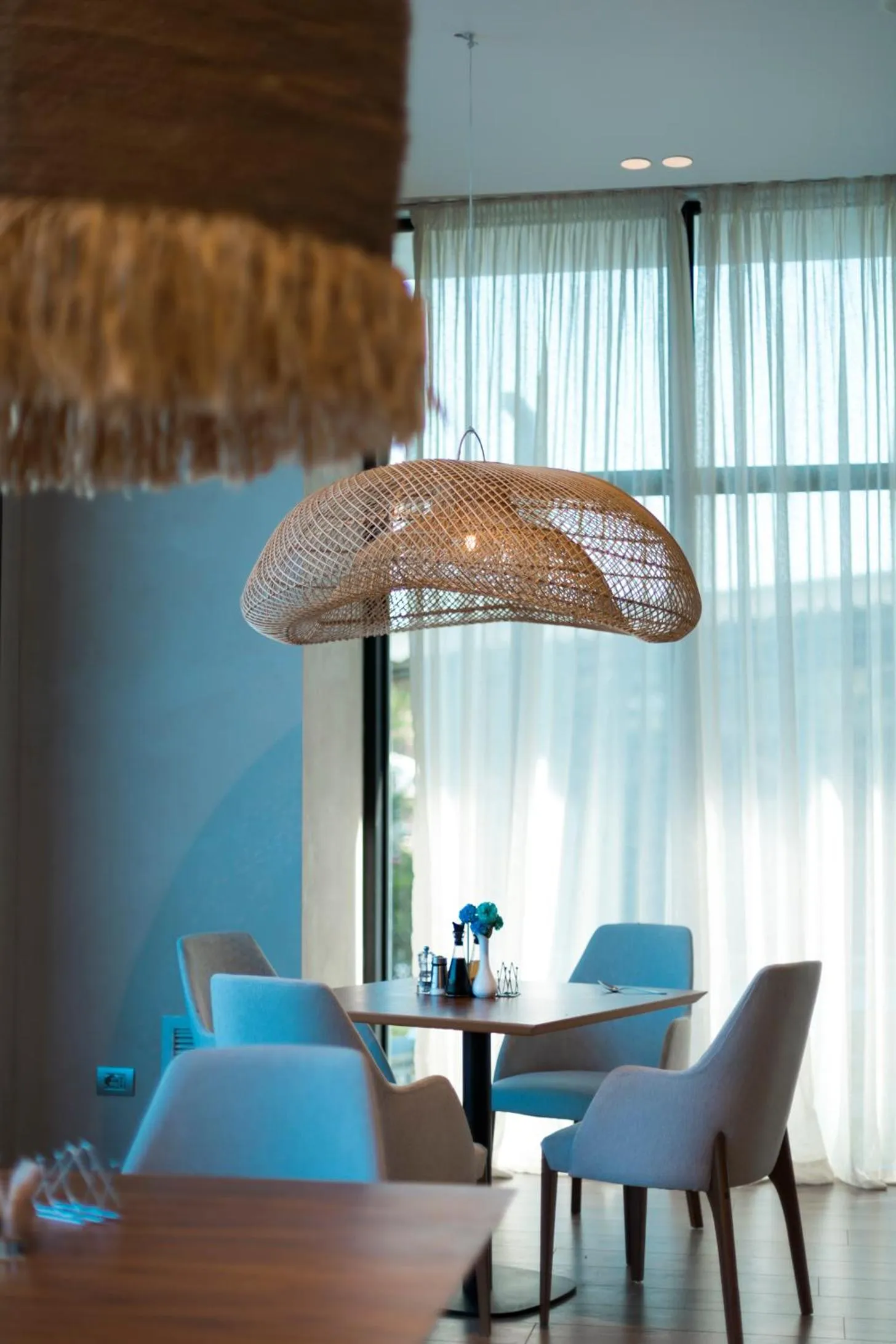 Restaurant/places to eat in Supreme Hotel