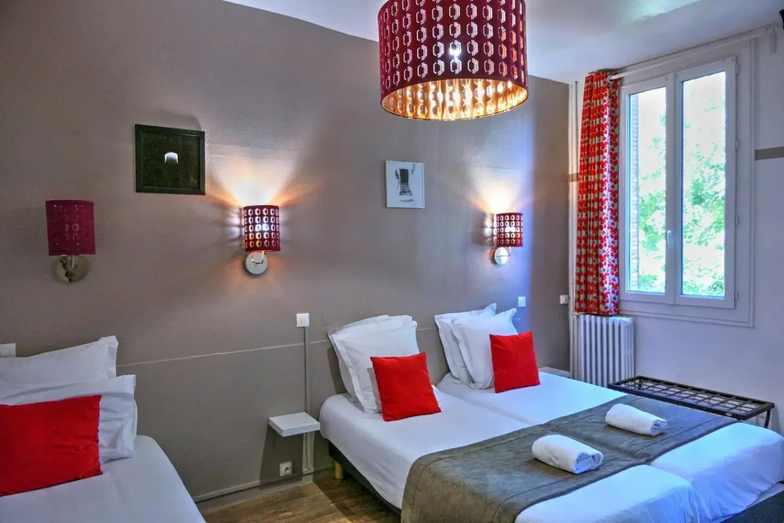 Triple Room in Hôtel Les Corps Saints Triple Room in Hôtel Les Corps Saints