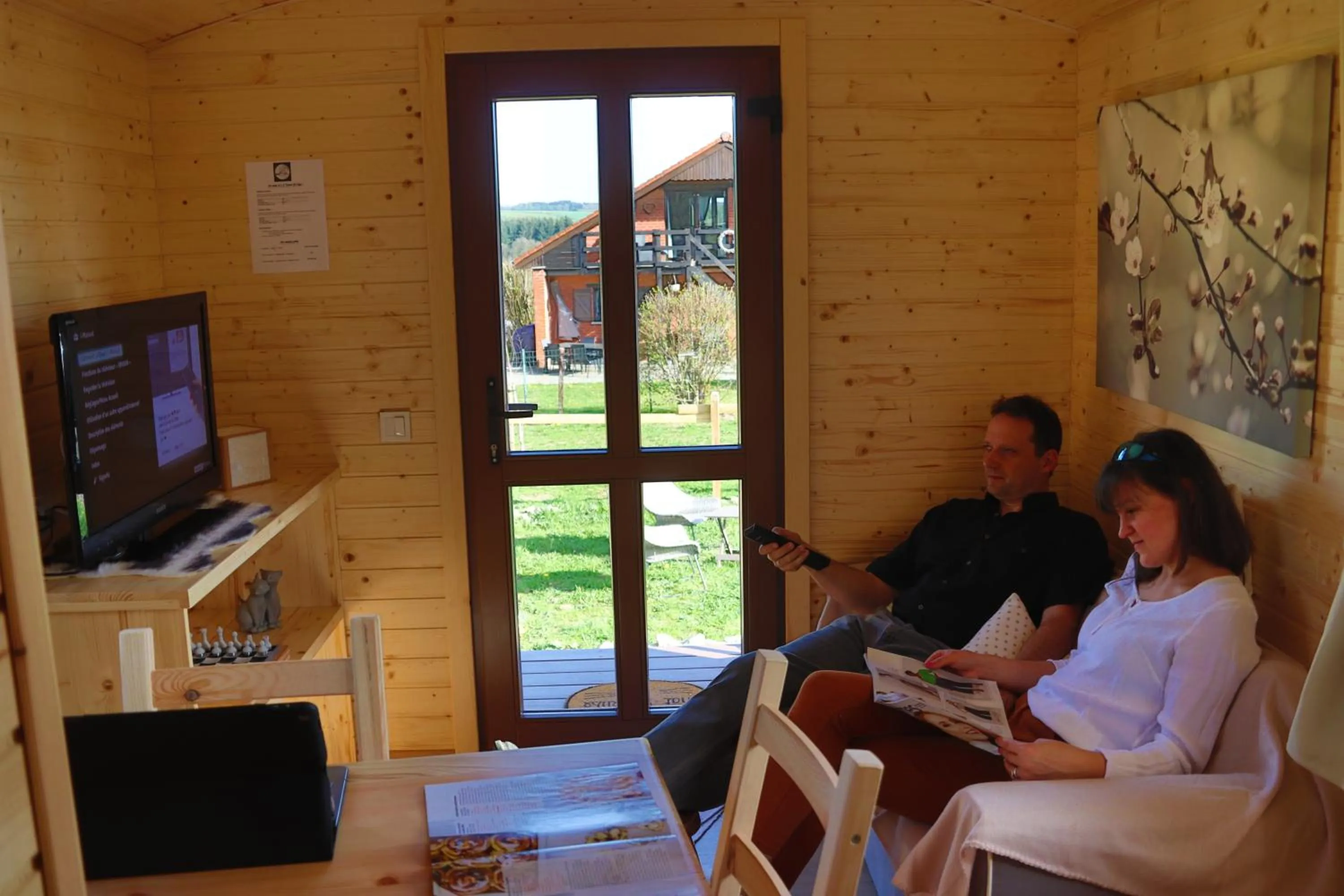 TV and multimedia in L' Instant Ch' Oizy