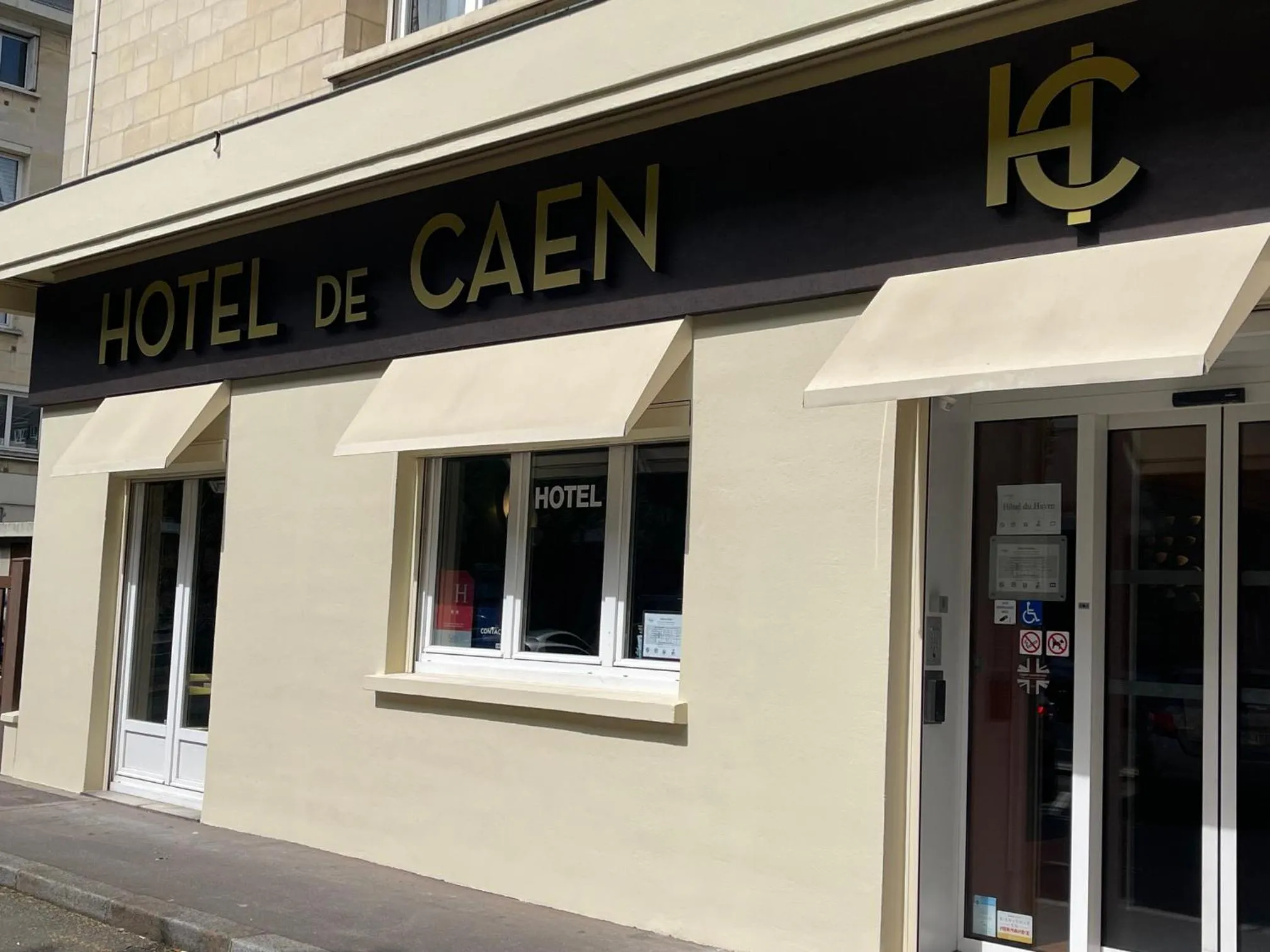 Property building in Hôtel de Caen