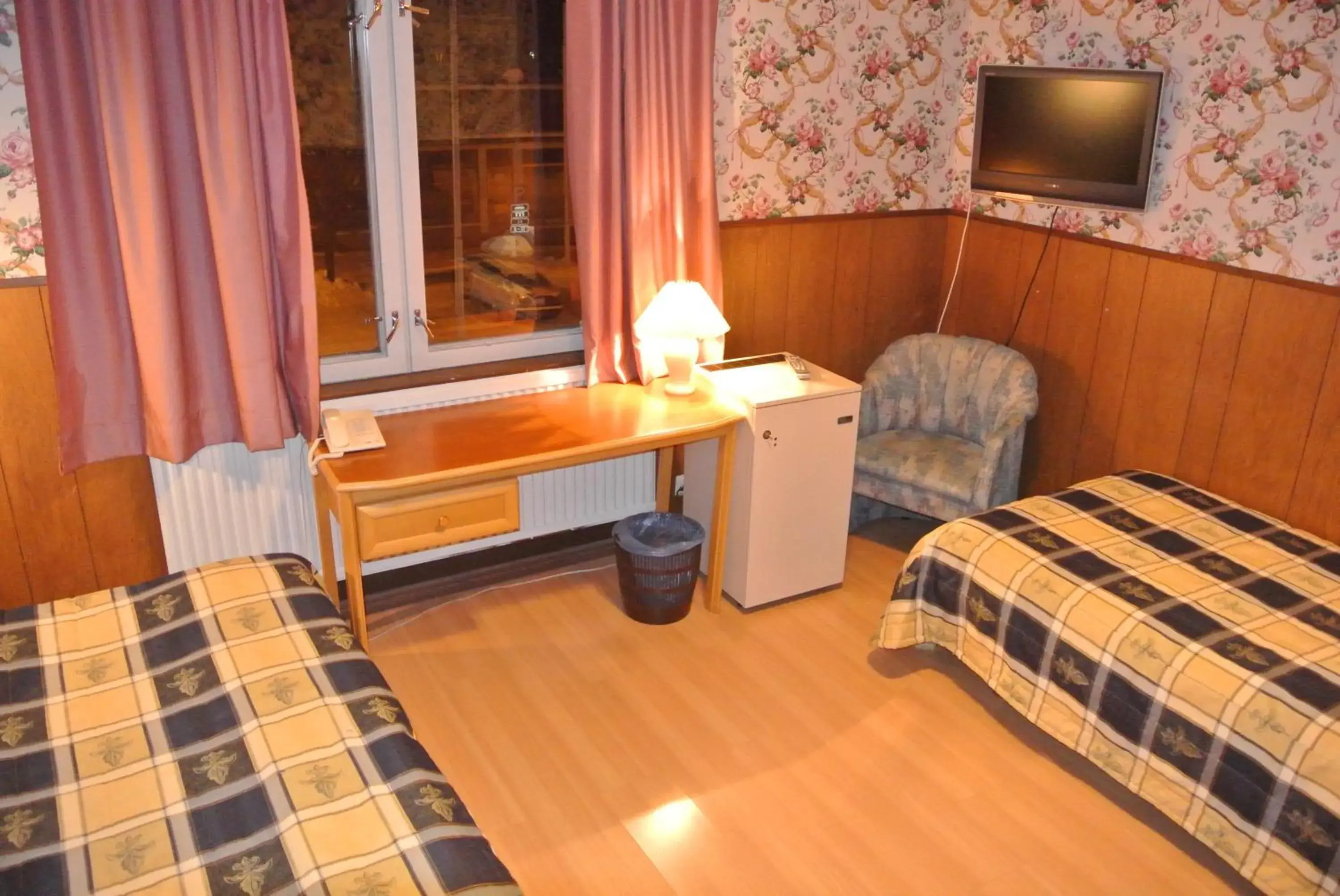 Twin Room in Hotelli Iisalmen Seurahuone Twin Room in Hotelli Iisalmen Seurahuone