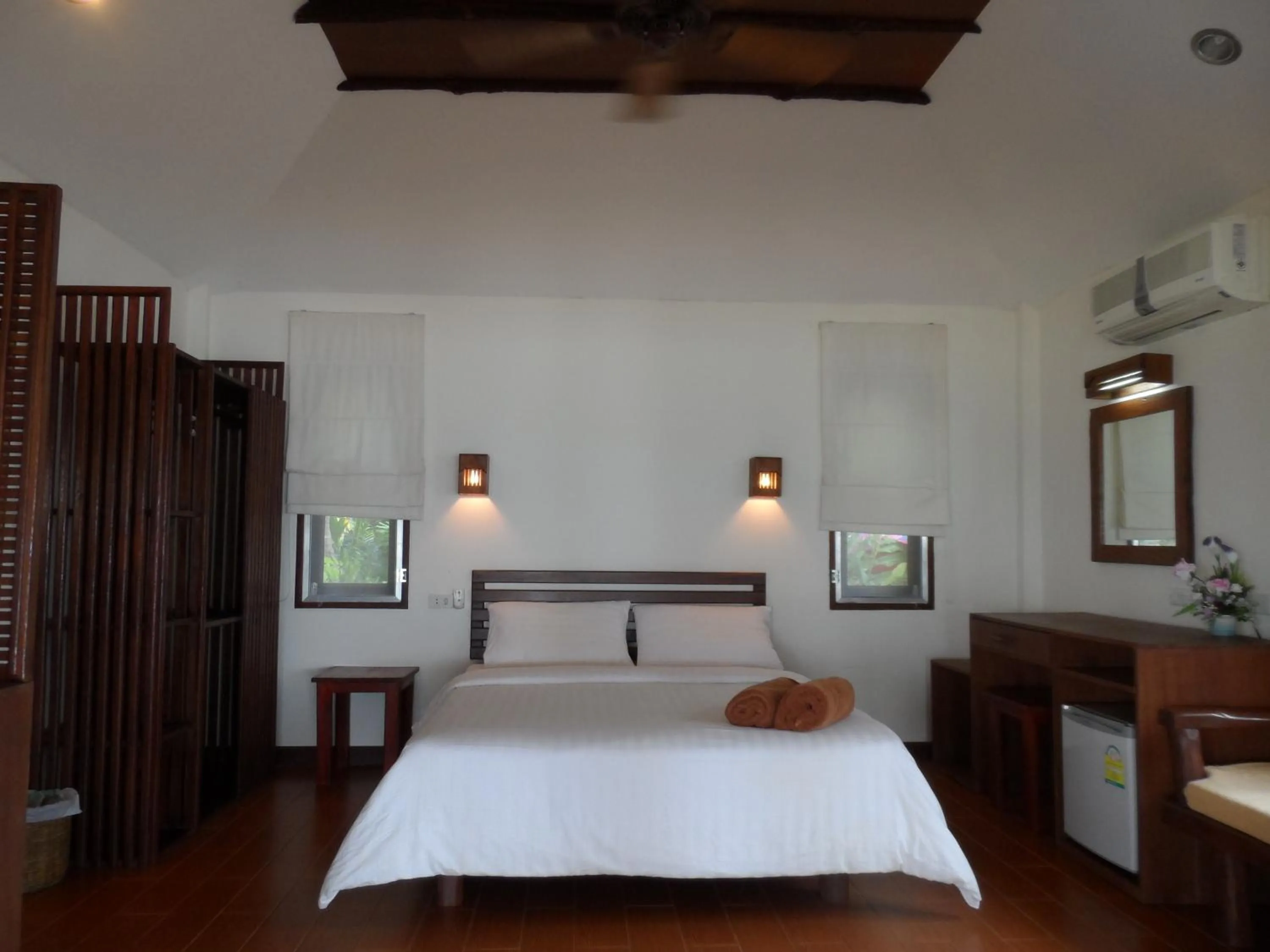 Bedroom, Bed in Sea Scene Resort