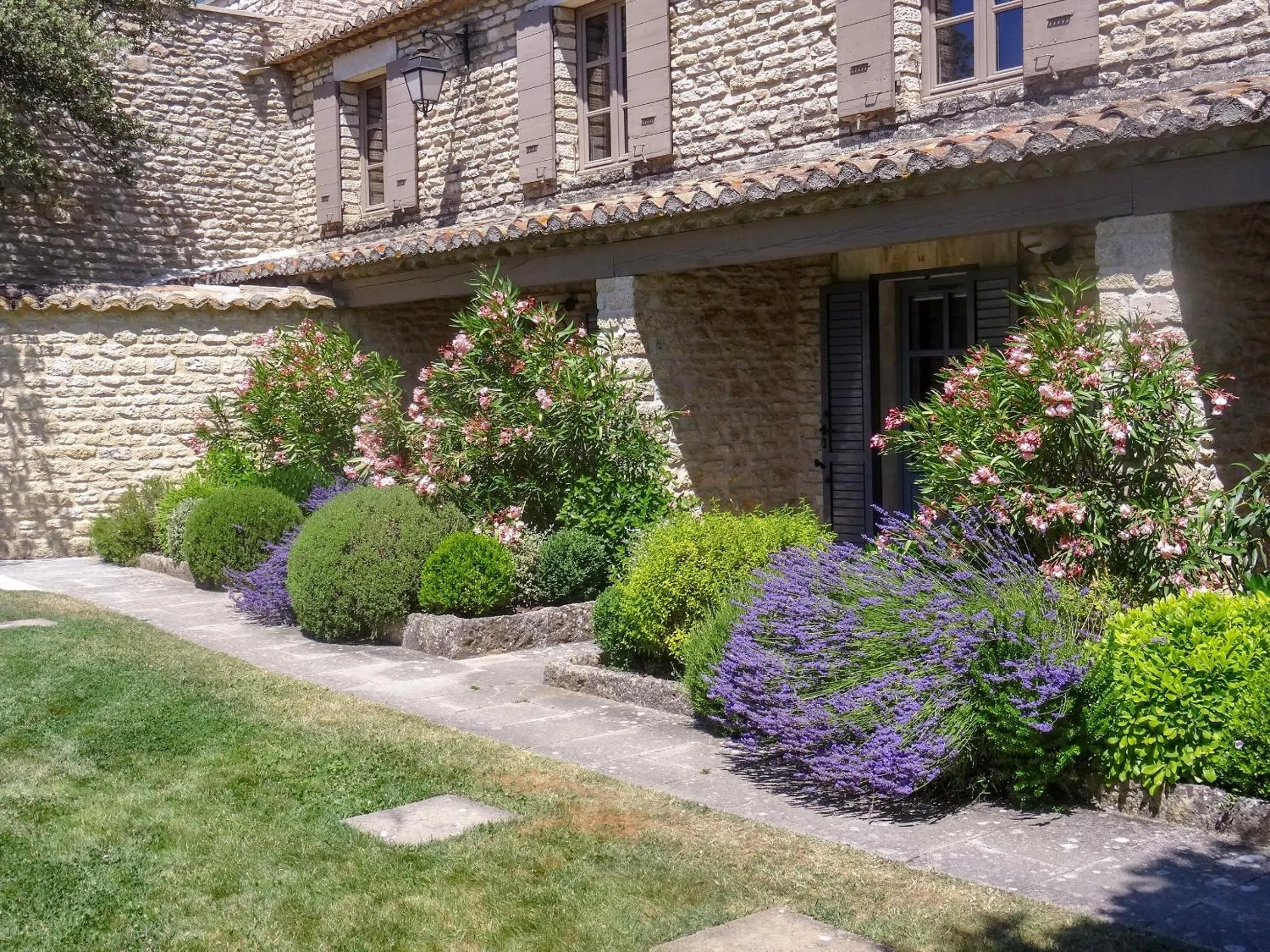 Garden view in Le Jas de Gordes