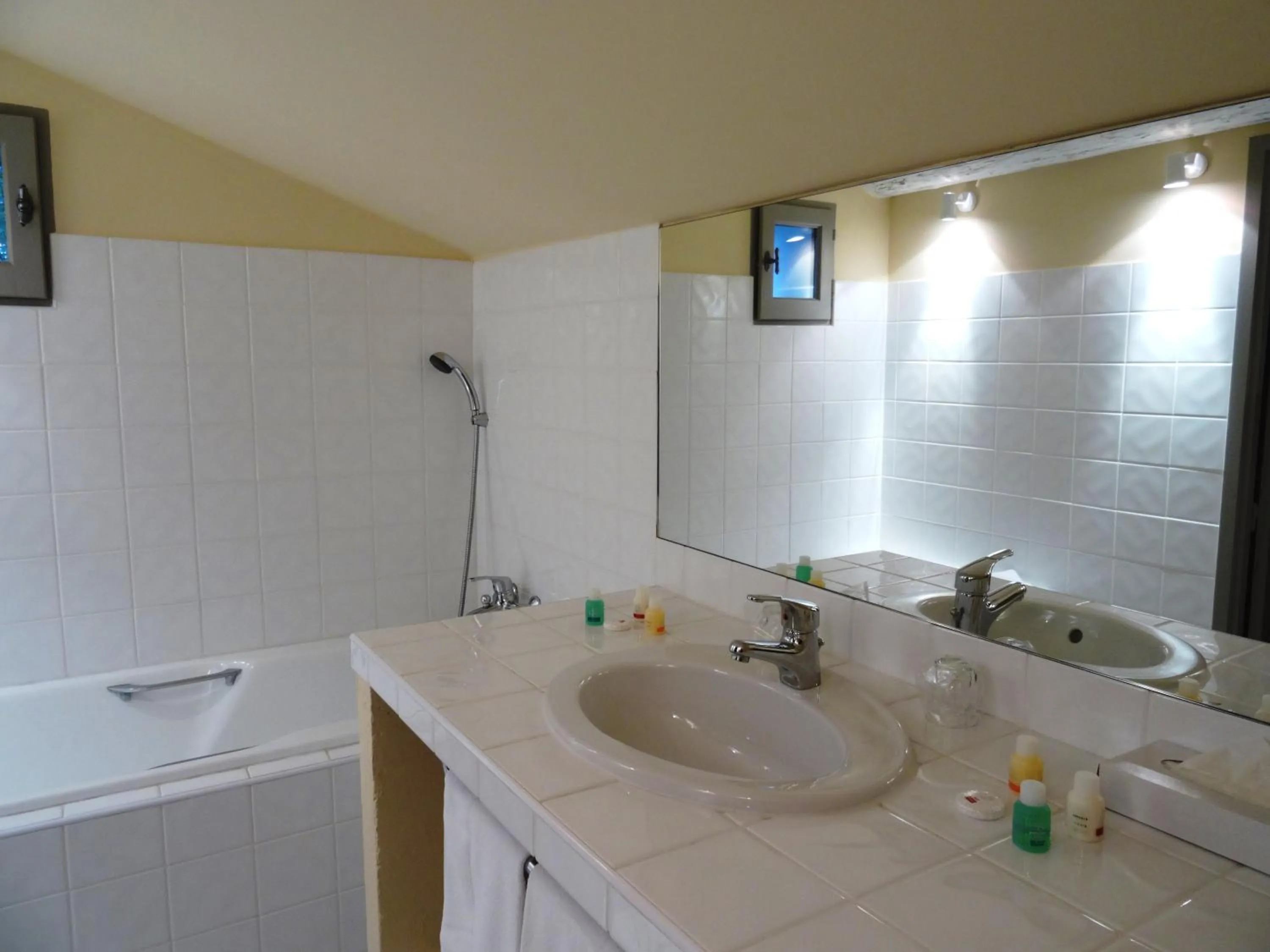 Bathroom in Le Jas de Gordes