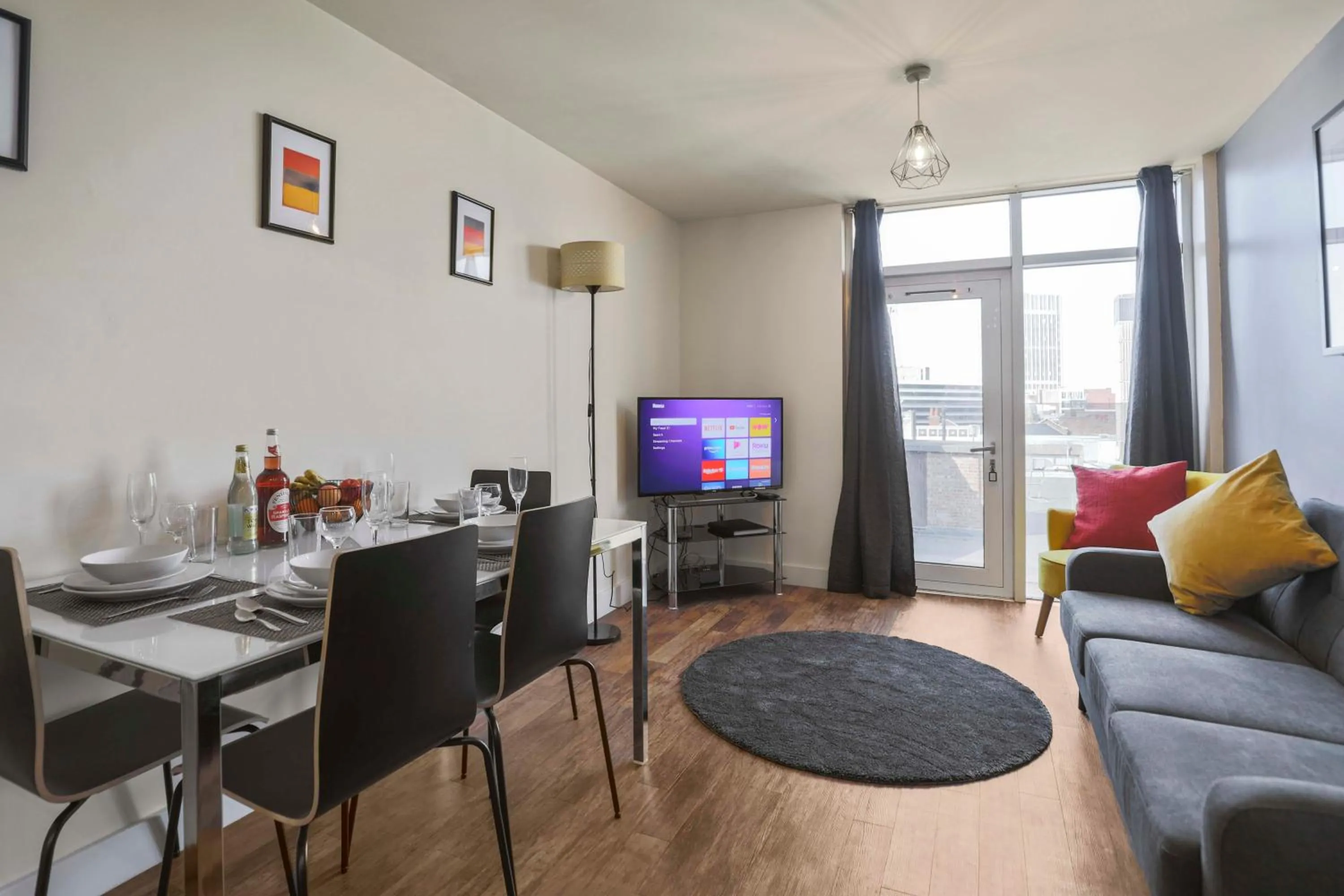 Living room in UR STAY Apartments Leicester