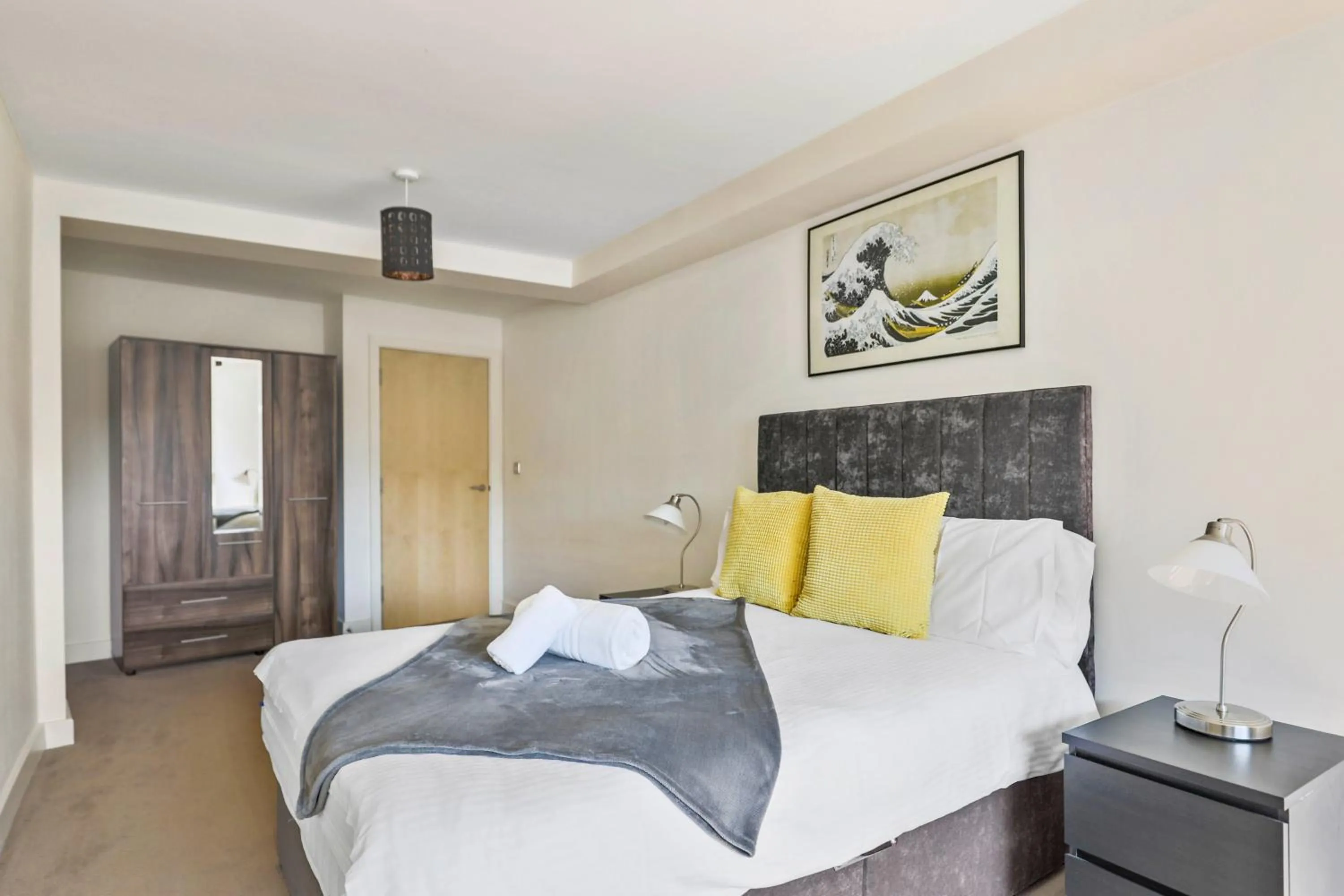 Bedroom, Bed in UR STAY Apartments Leicester