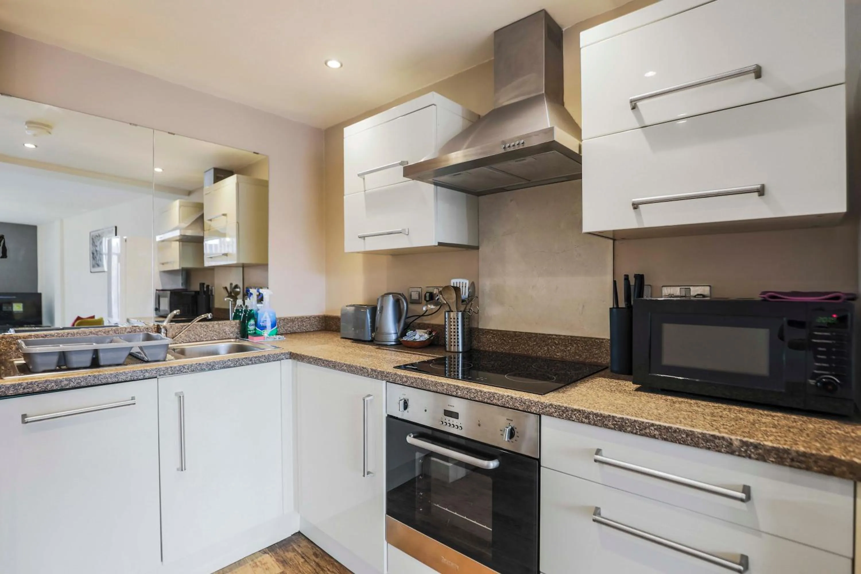 Kitchen or kitchenette in UR STAY Apartments Leicester